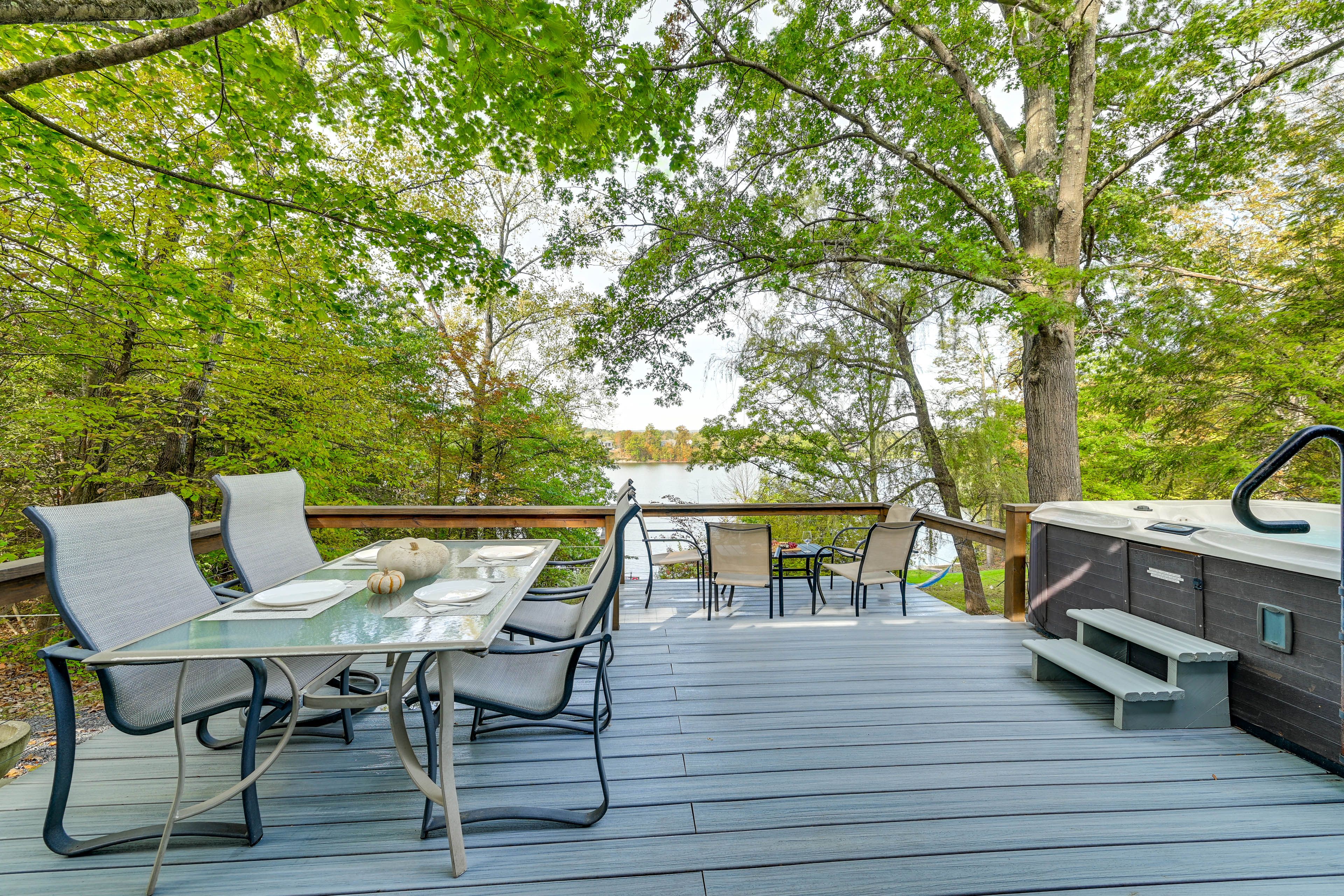 Private Deck | Sleepy Hollow Lake Views | Hot Tub | Gas & Charcoal Grills