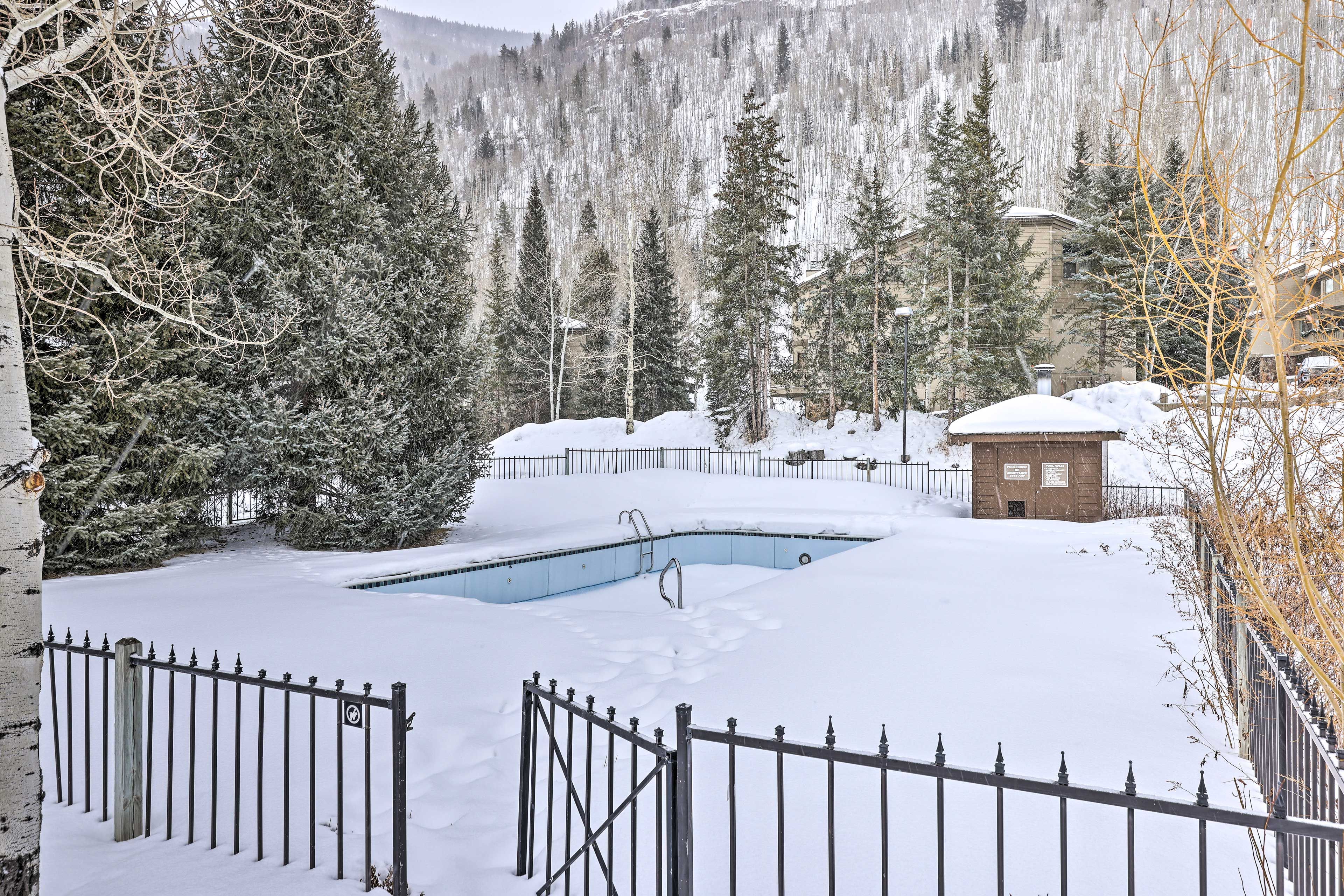 Community Amenities | Seasonal Outdoor Pool