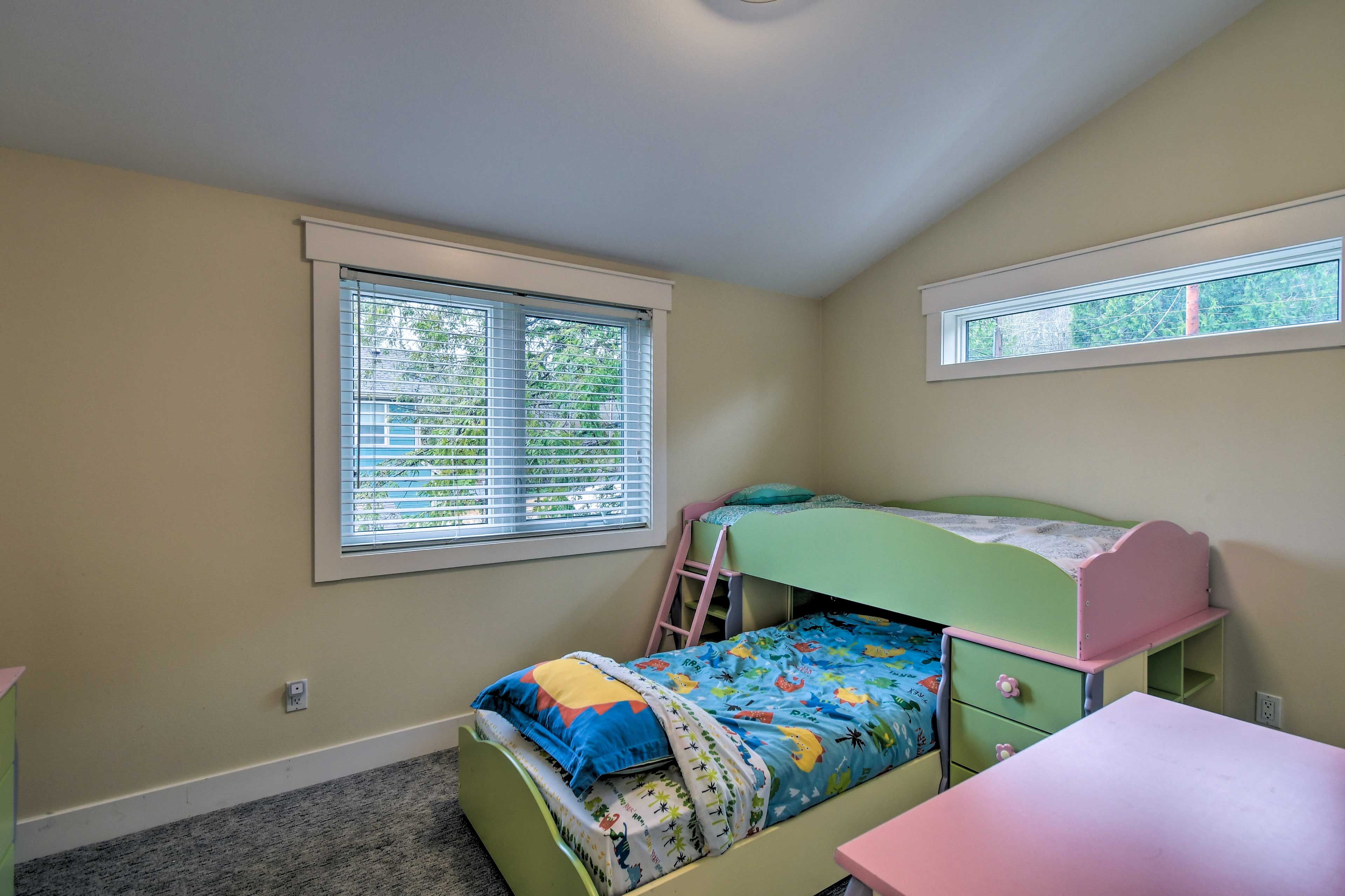 Bedroom 4 | Children's Full Bed w/ Twin Trundle Bed | Main Floor