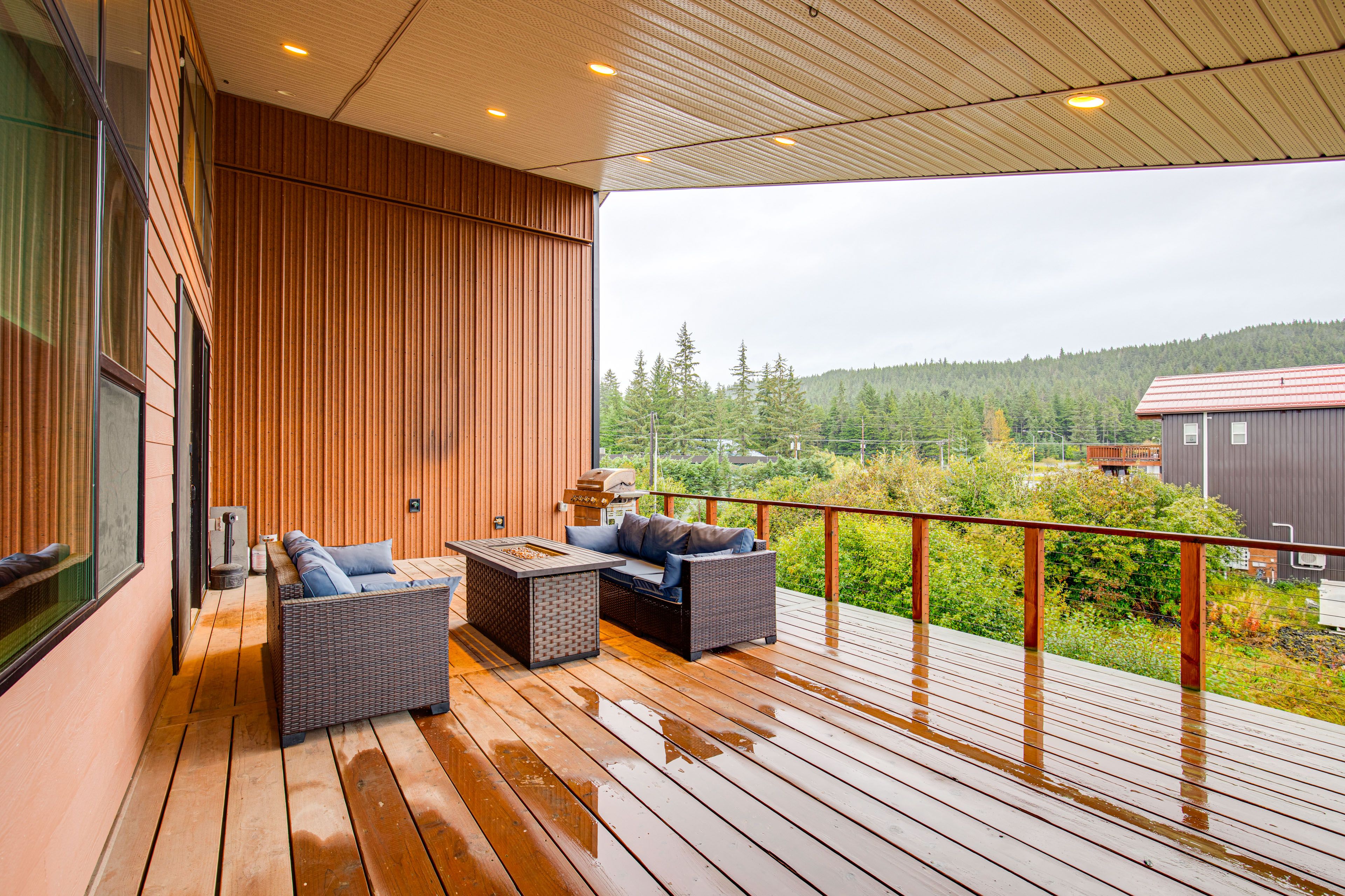 Furnished Deck