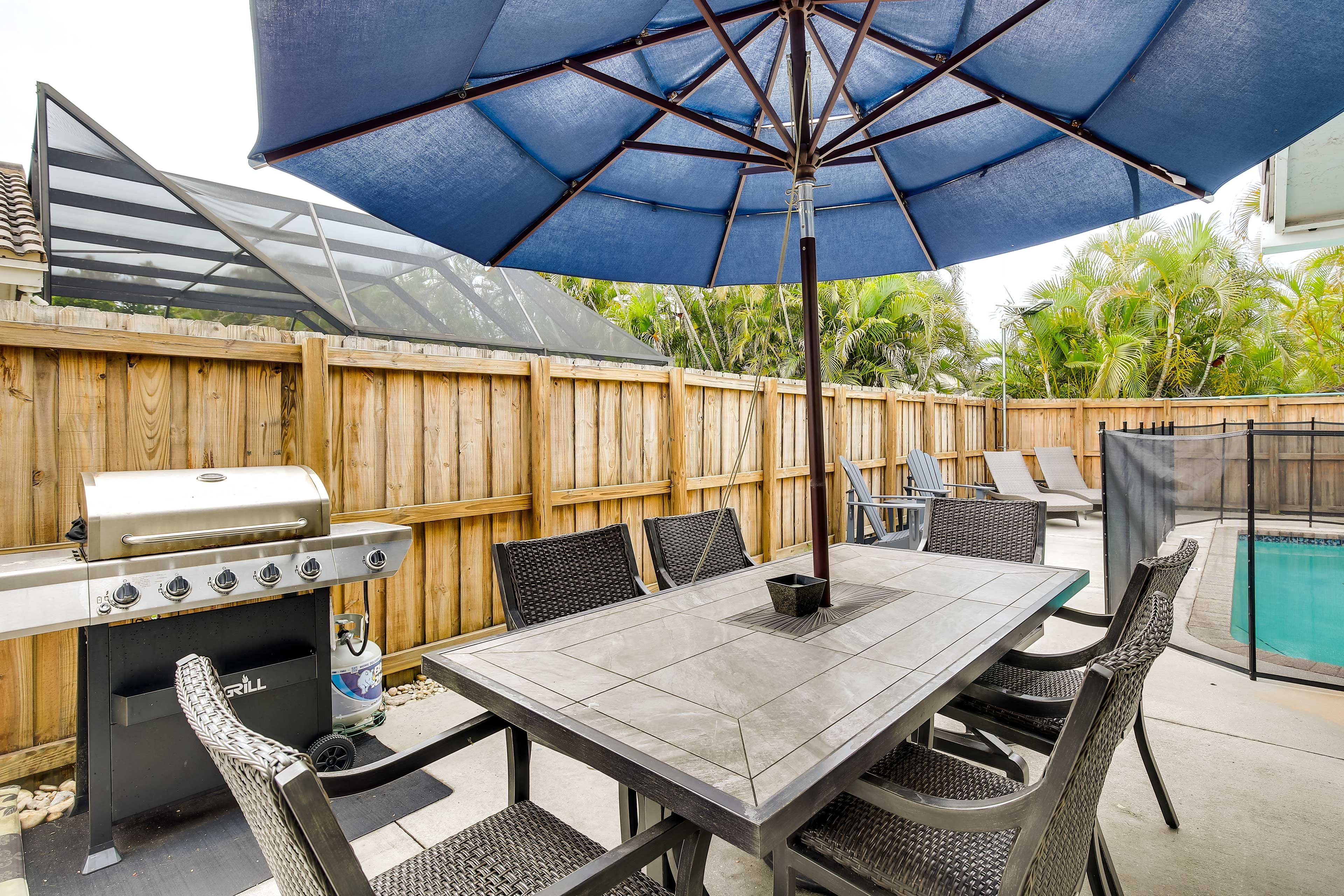 Patio | Outdoor Dining | Gas Grill