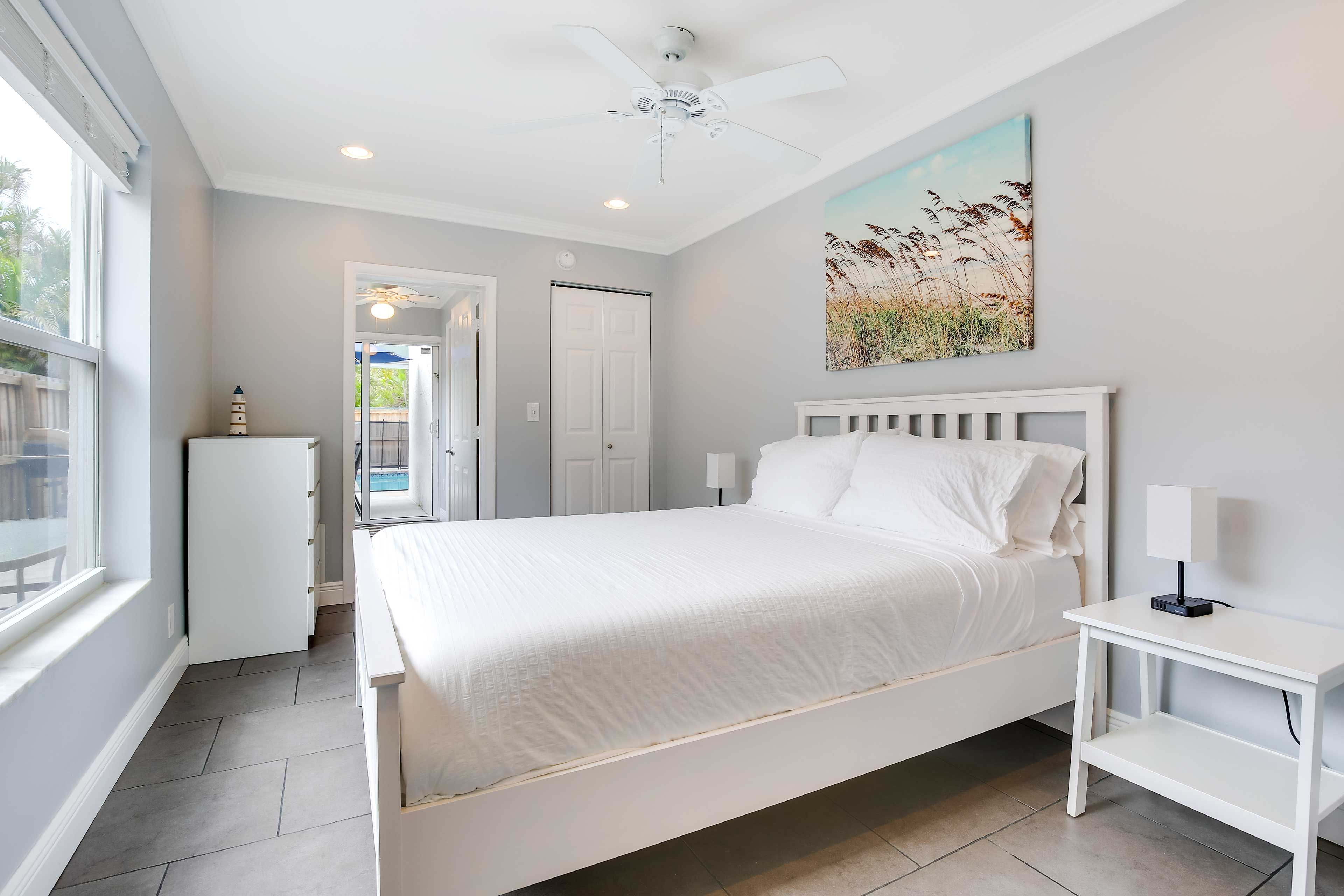 Bedroom 4 | Queen Bed