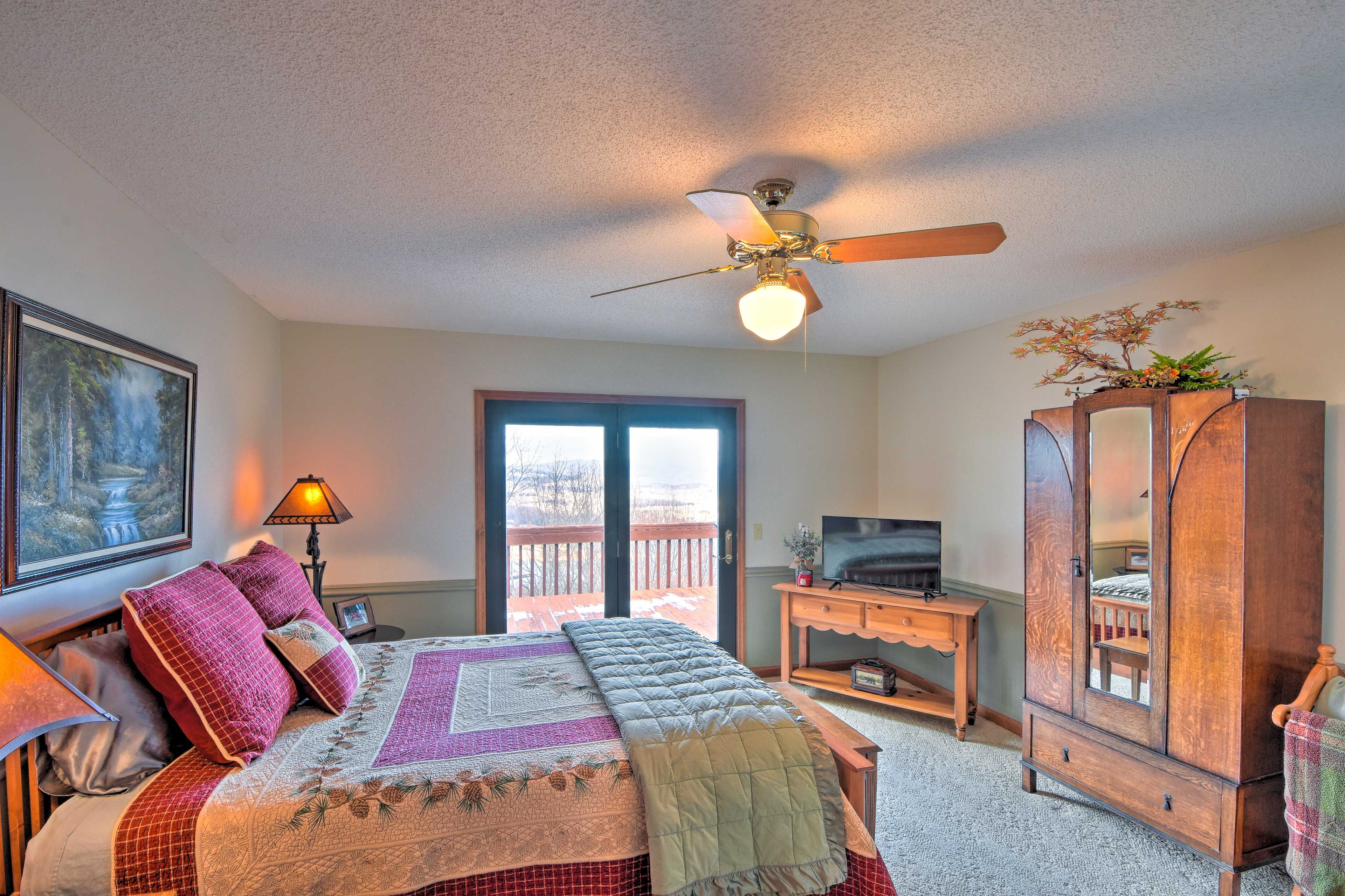 Bedroom 1 | Queen Bed | 1st Floor | No Steps Required | Deck Access