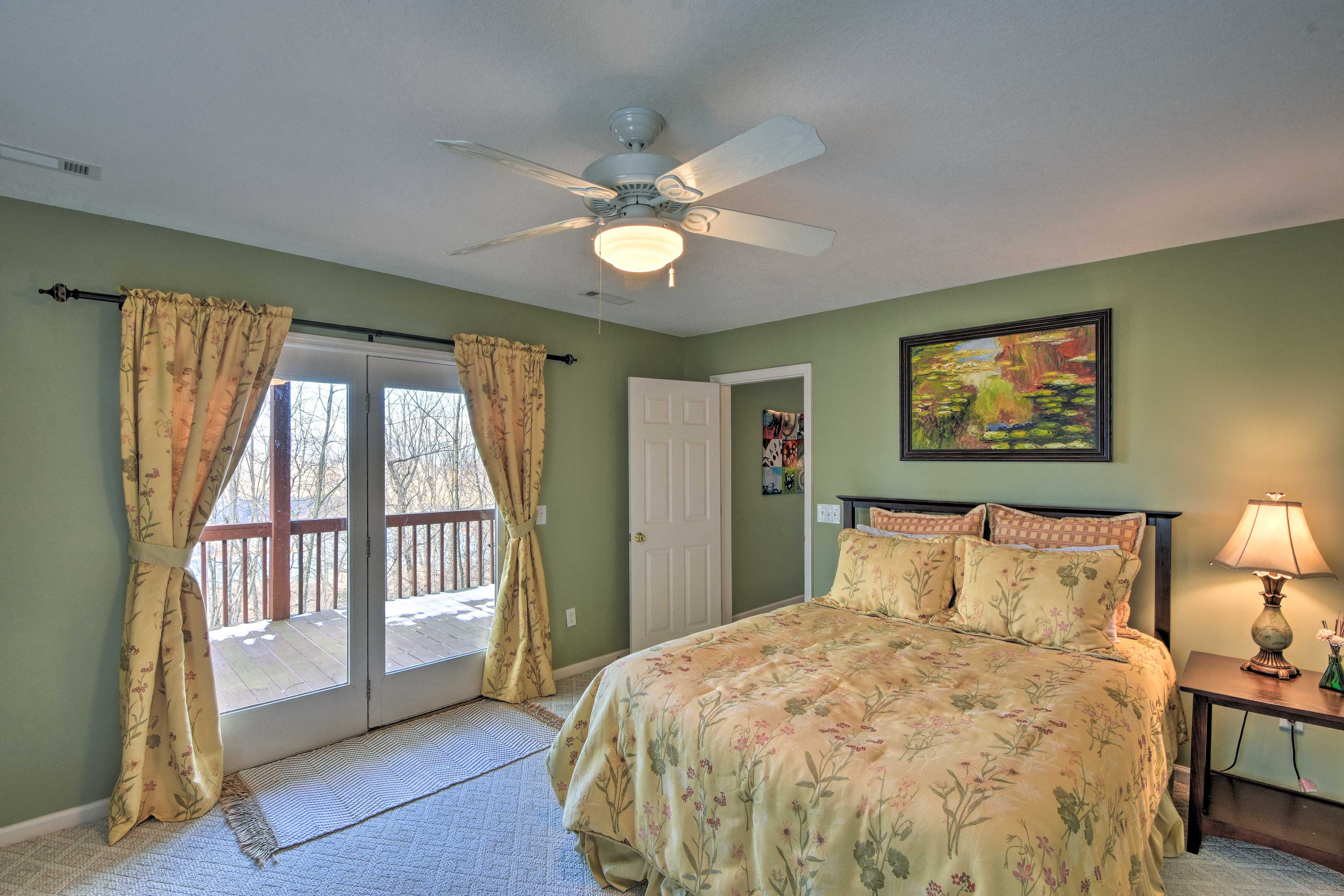 Bedroom 3 | Queen Bed | Basement Level | Stairs Required