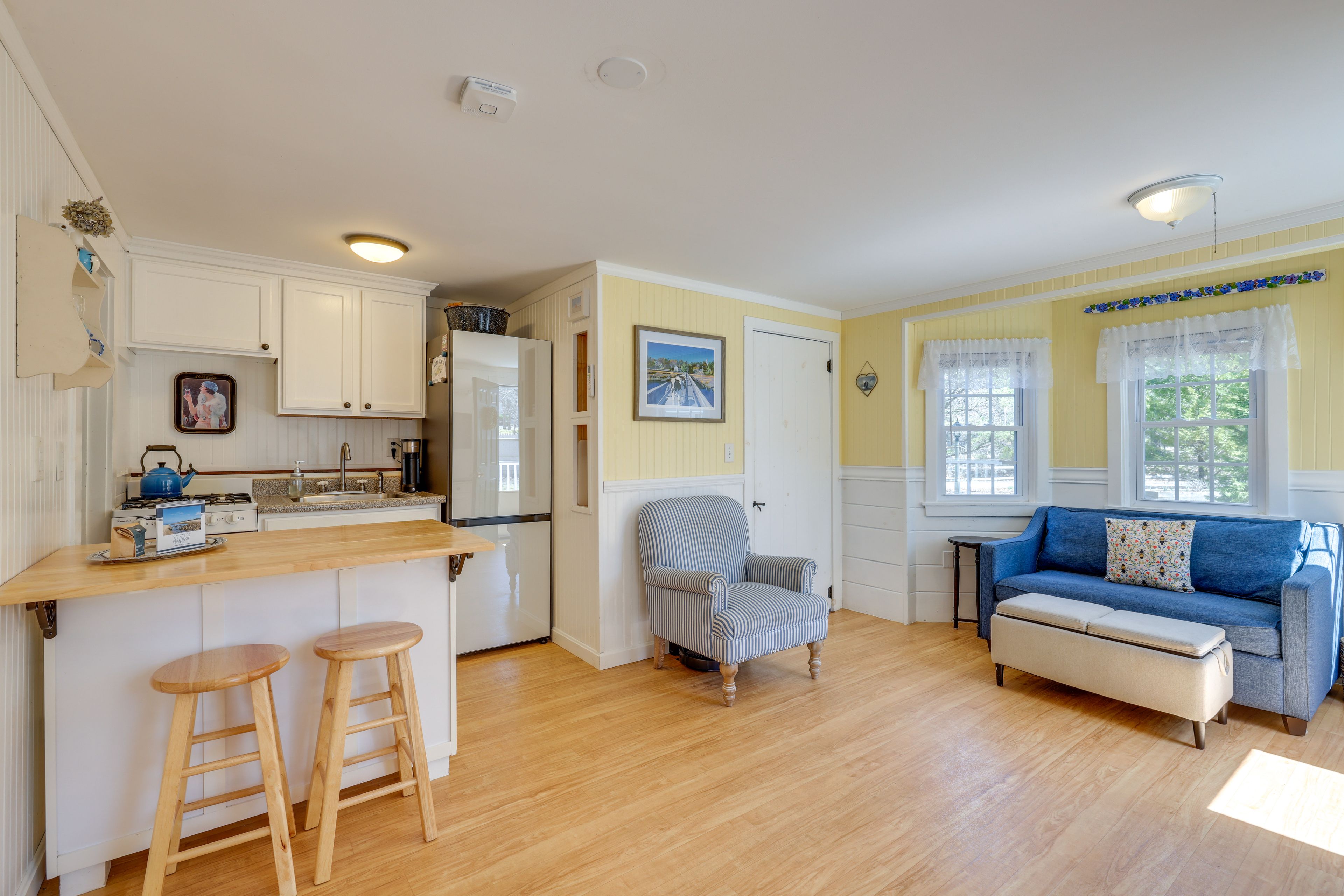 Interior Space | Central Heat & A/C | Free WiFi
