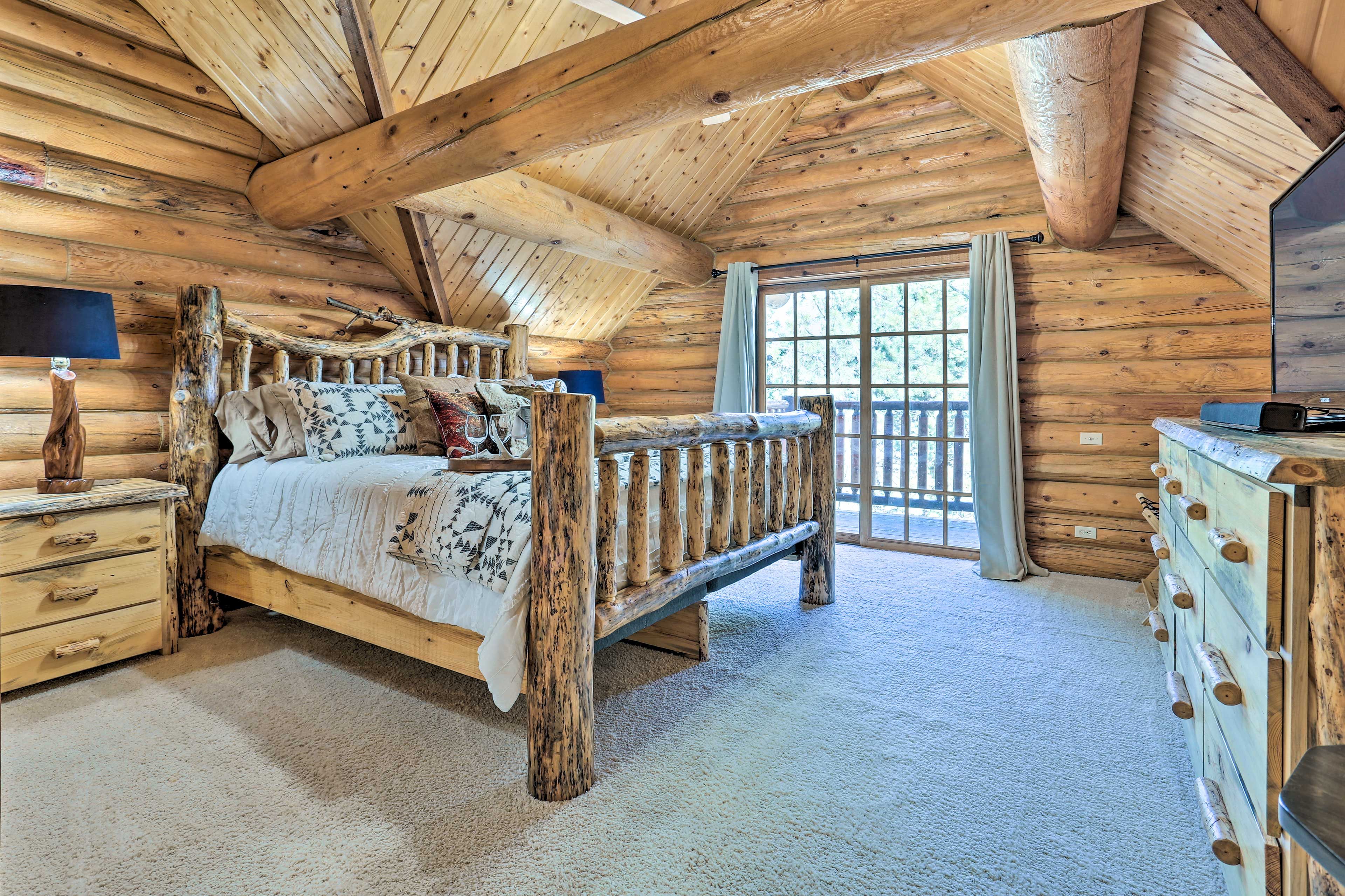 Bedroom 1 | King Bed