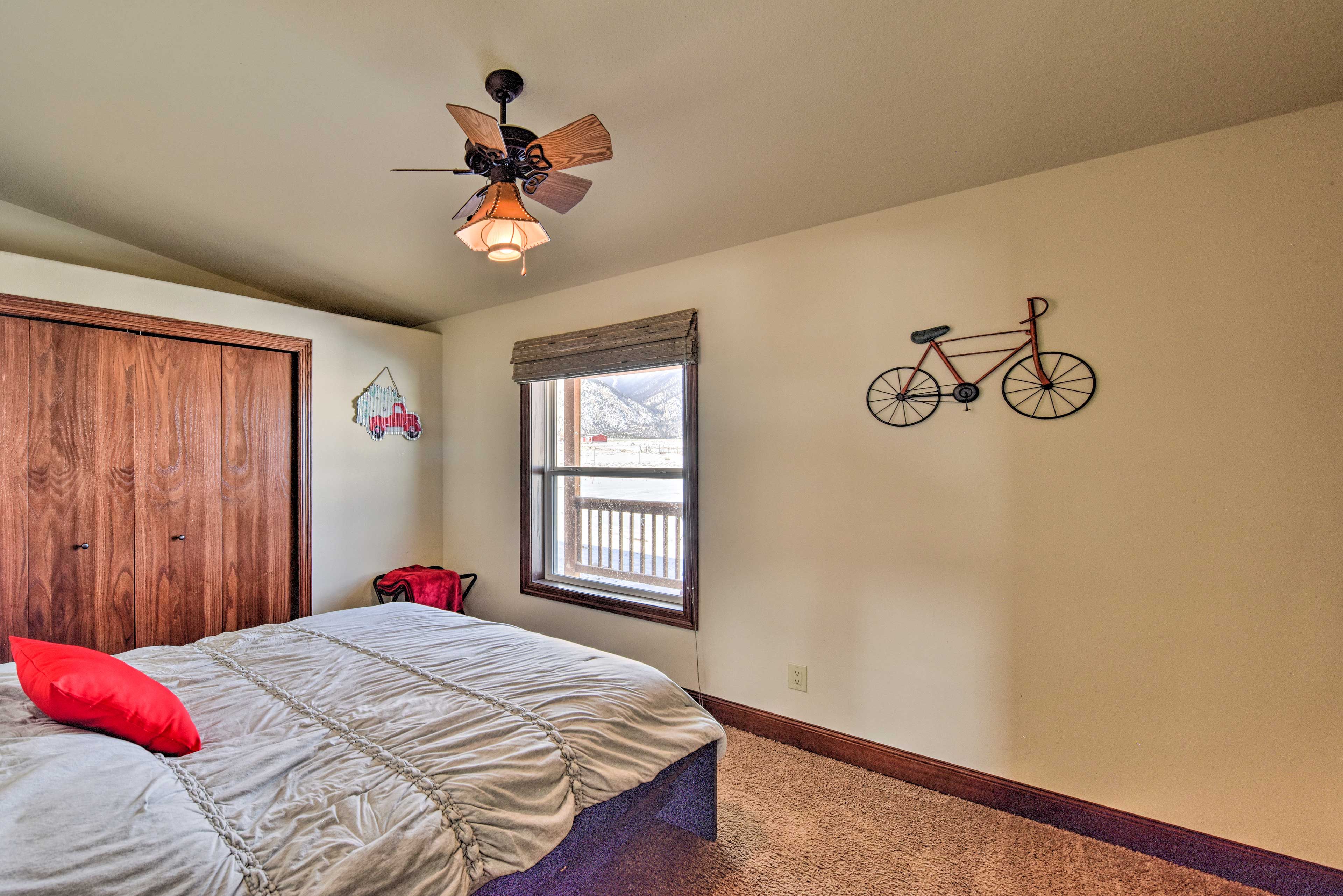 Bedroom 2 | Queen Bed