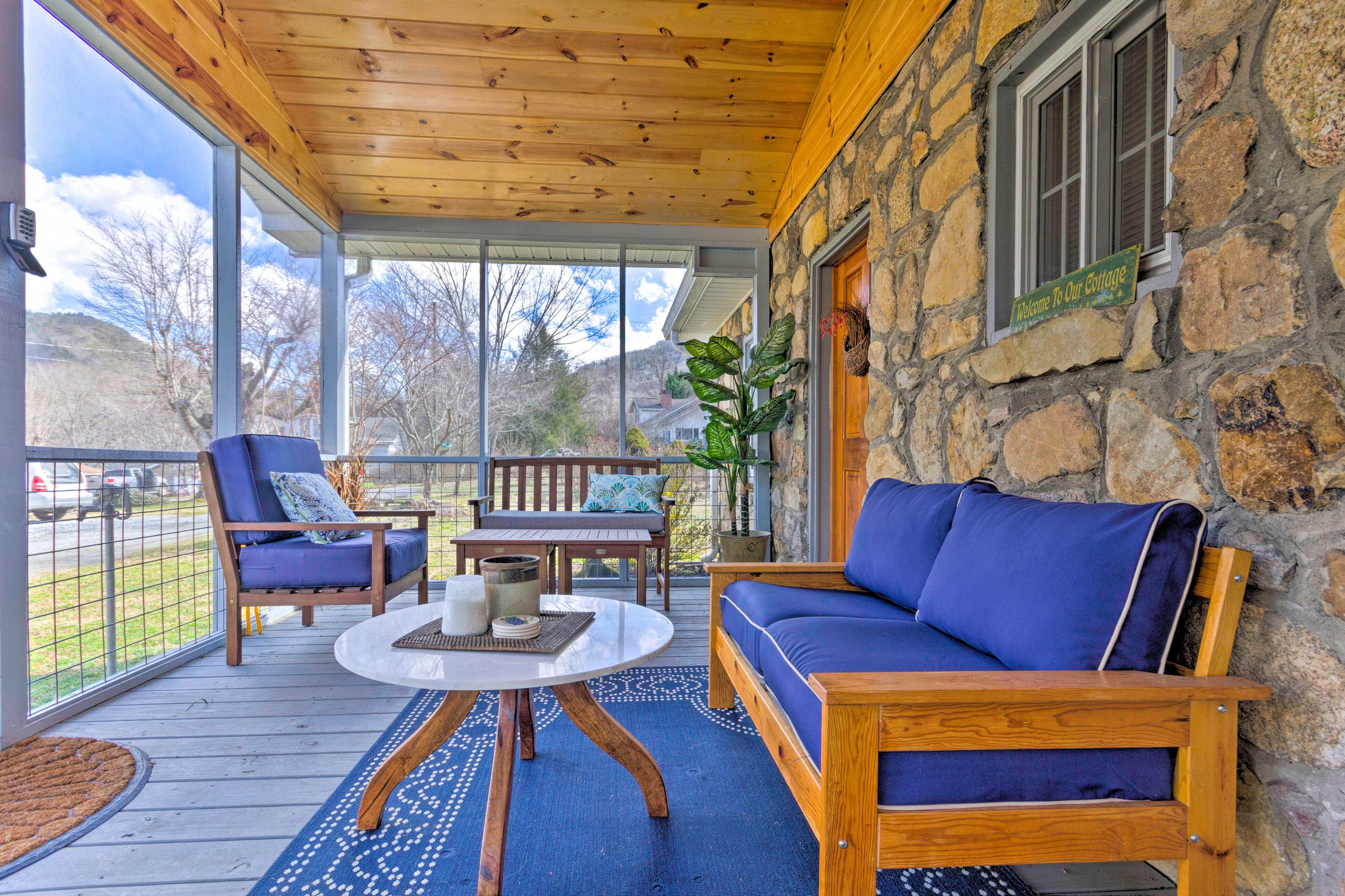 Screened-In Patio