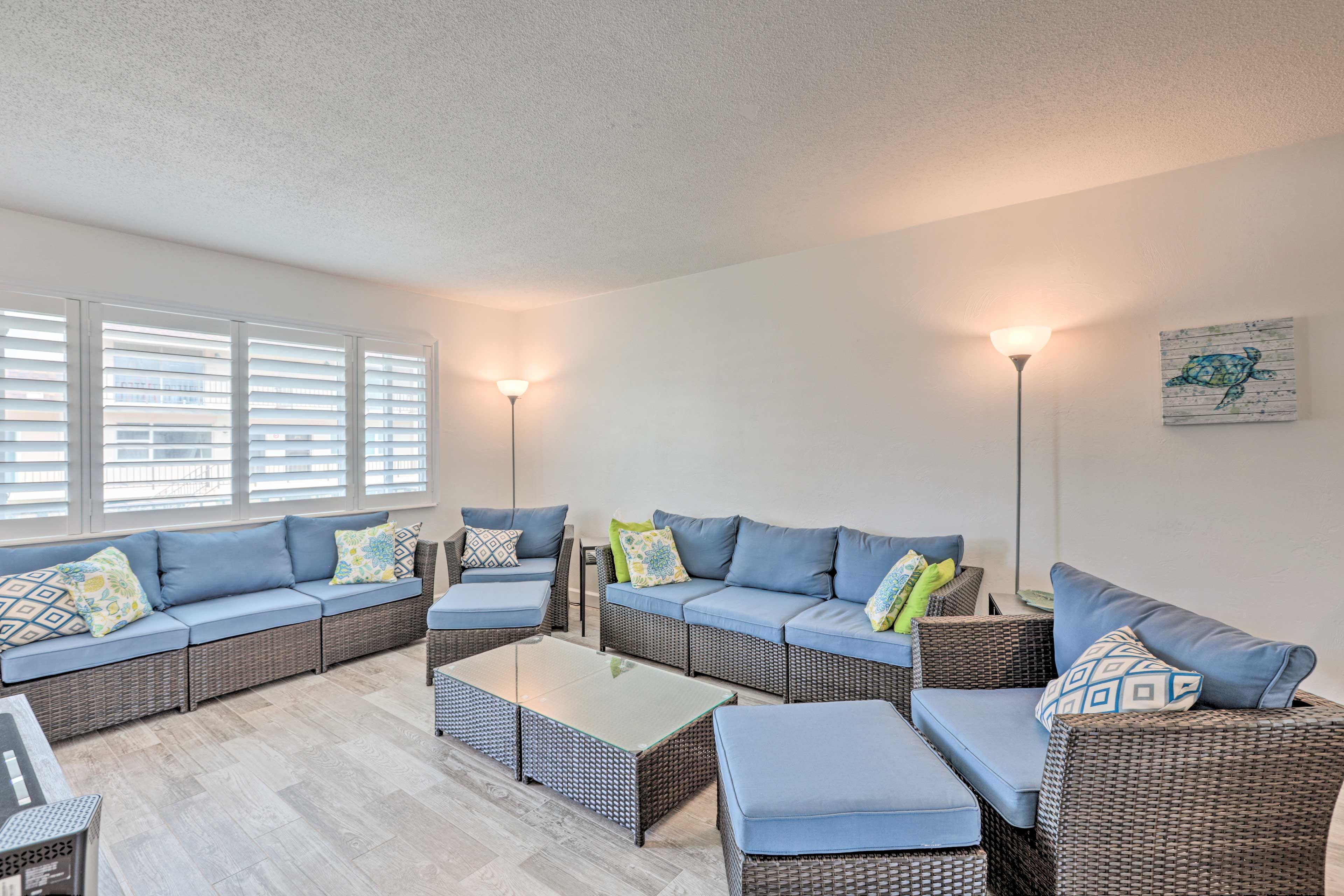 Living Room | Central A/C | Free WiFi