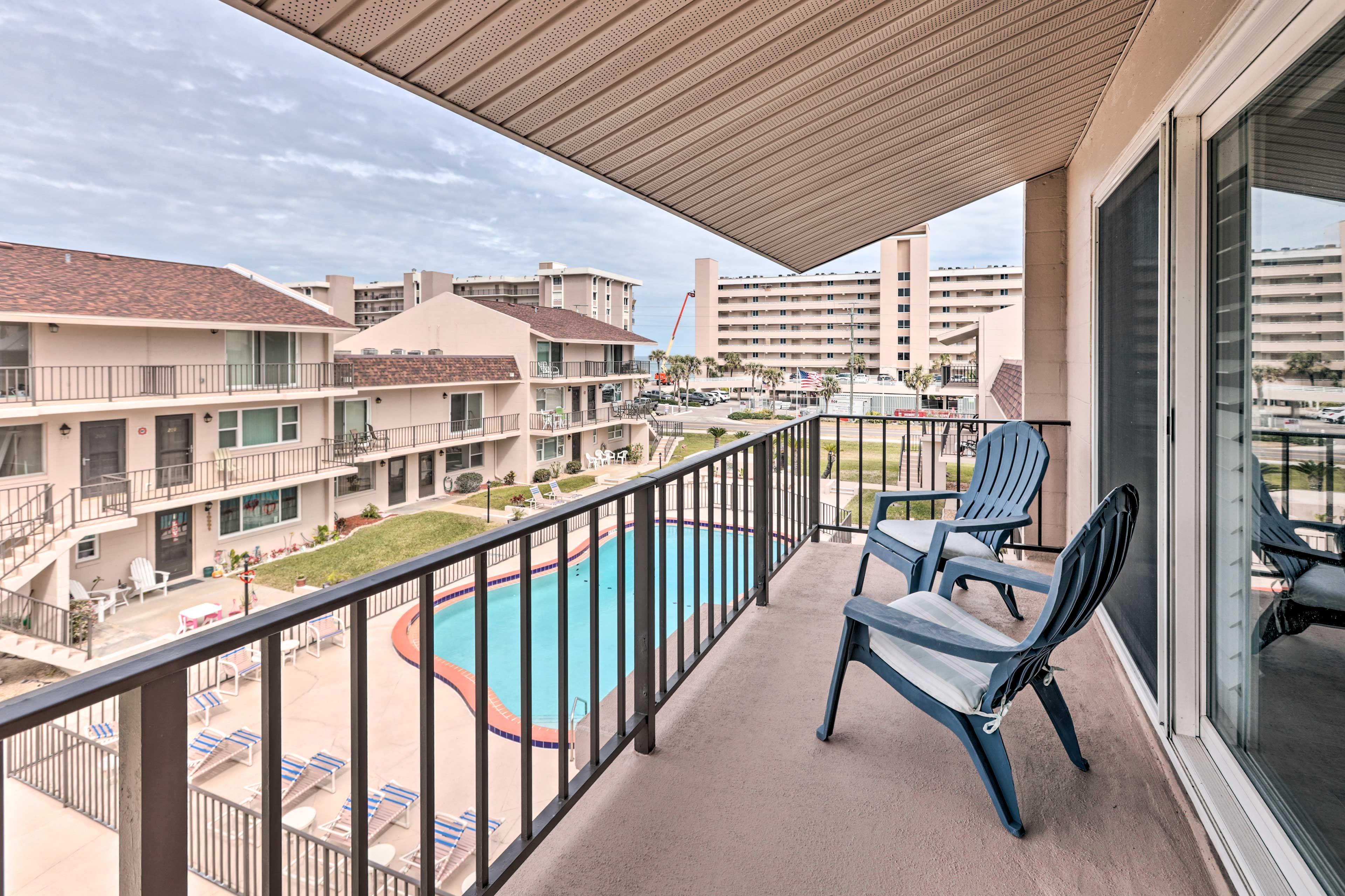Private Balcony | Pool View