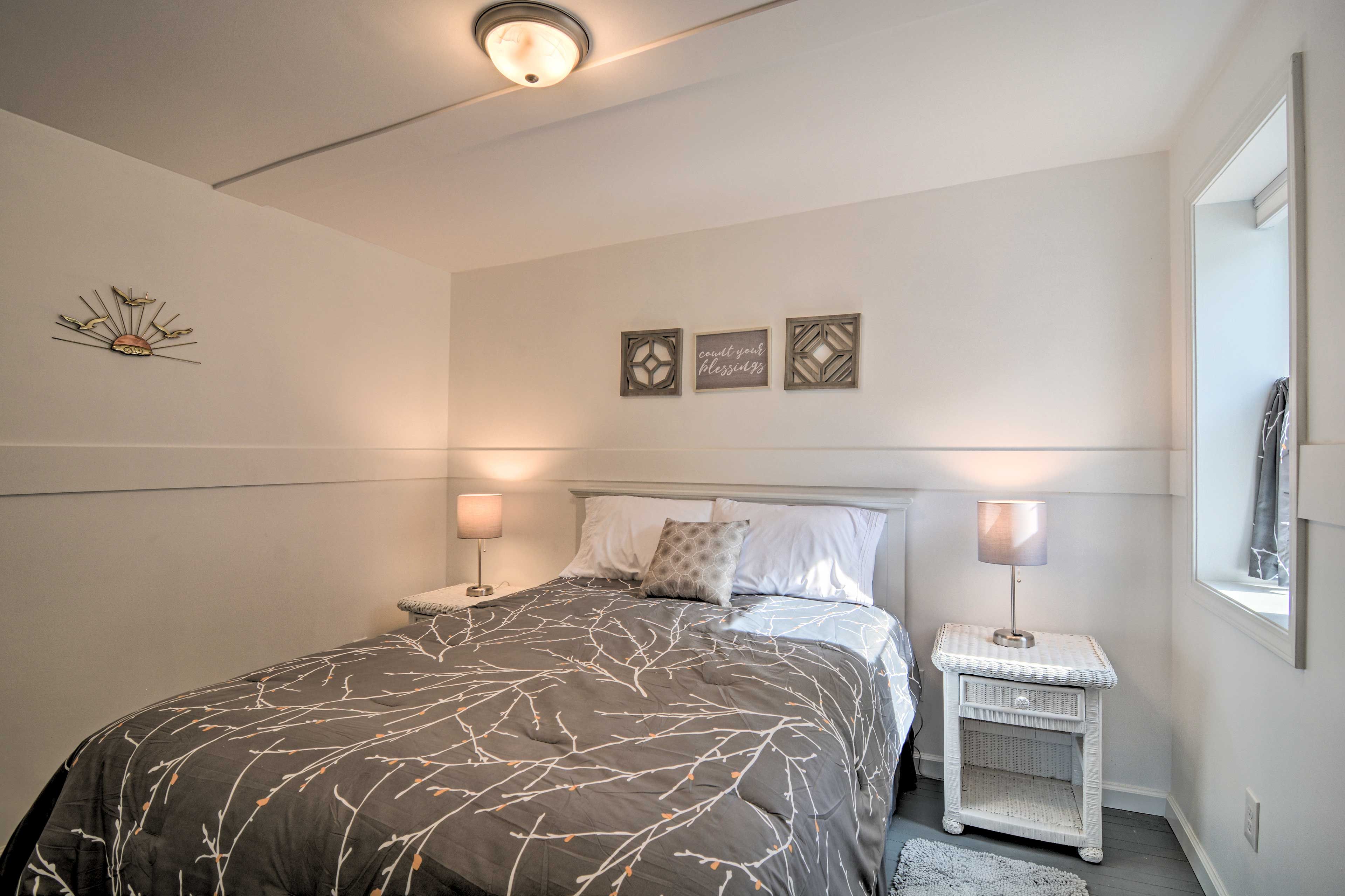 Bedroom 2 | Queen Bed