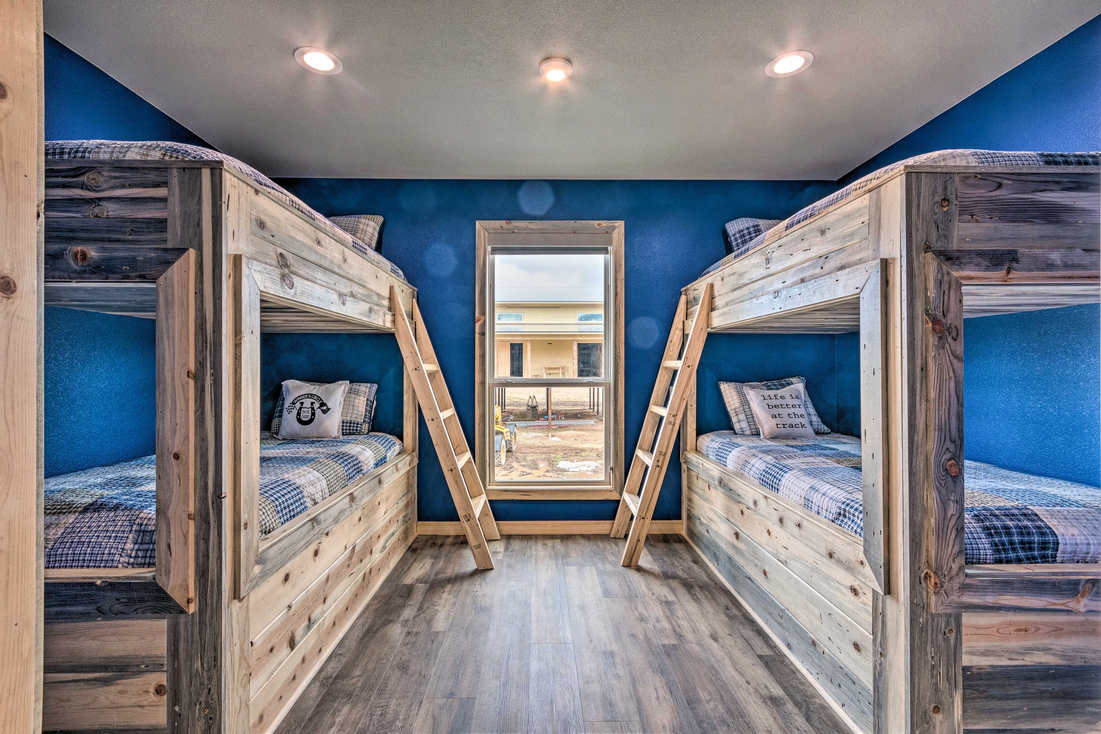 Bedroom 5 | 2 Twin Bunk Beds