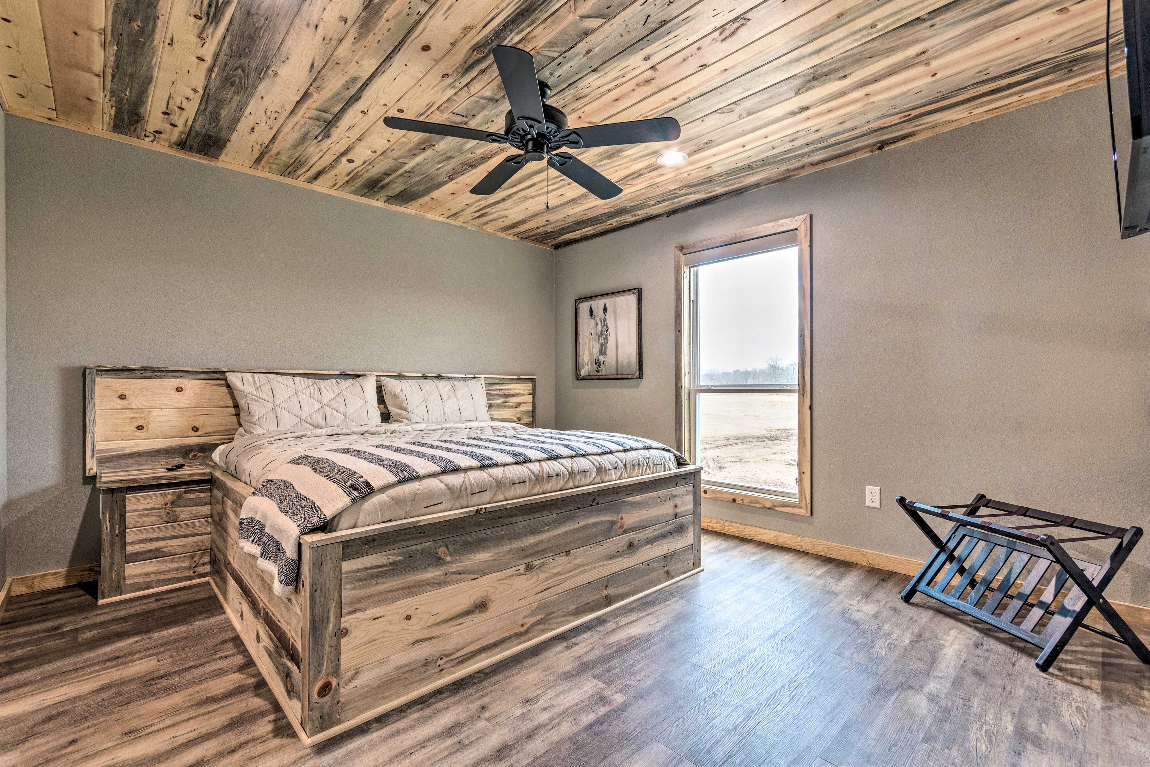 Bedroom 2 | King Bed