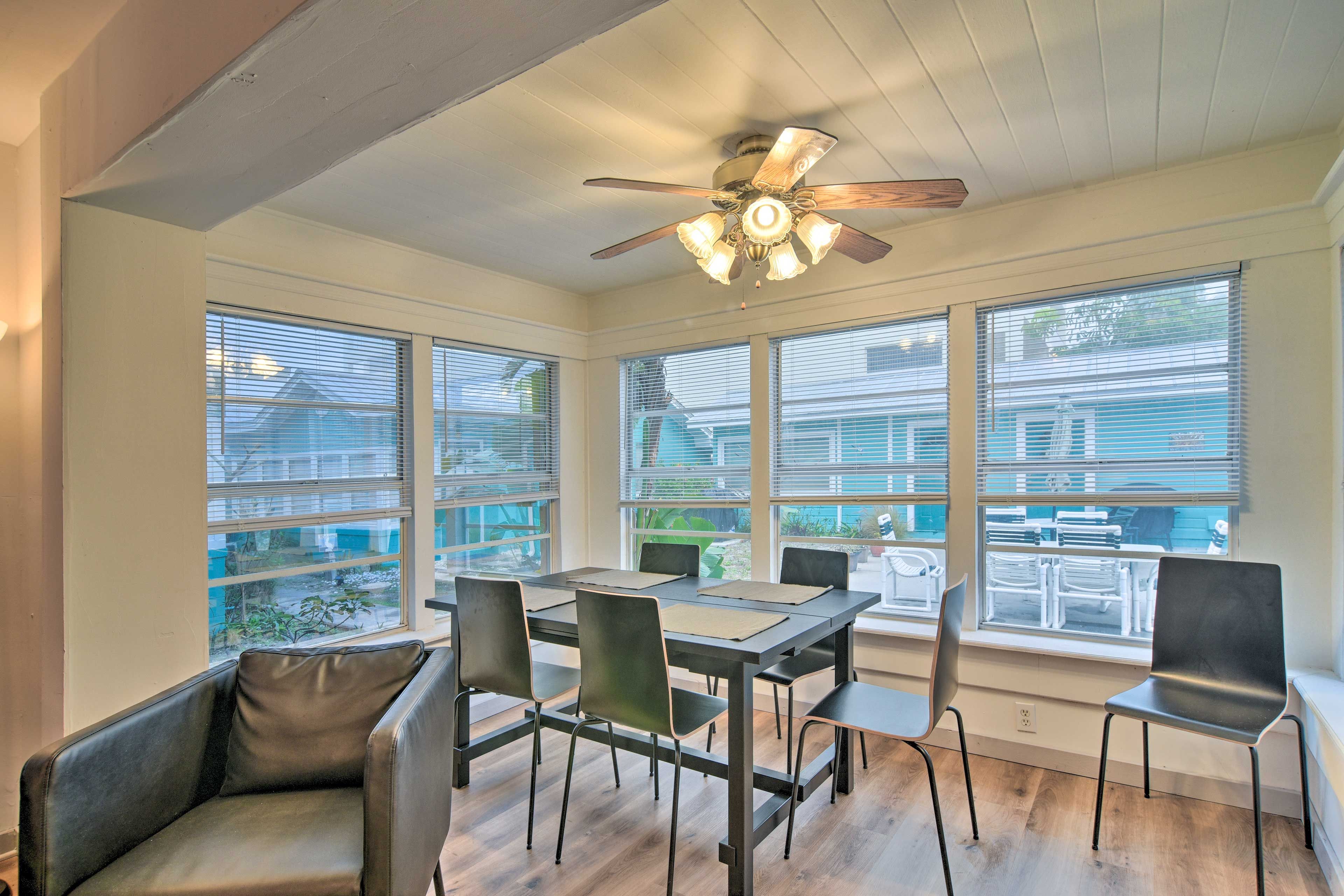 Dining Room | Free WiFi