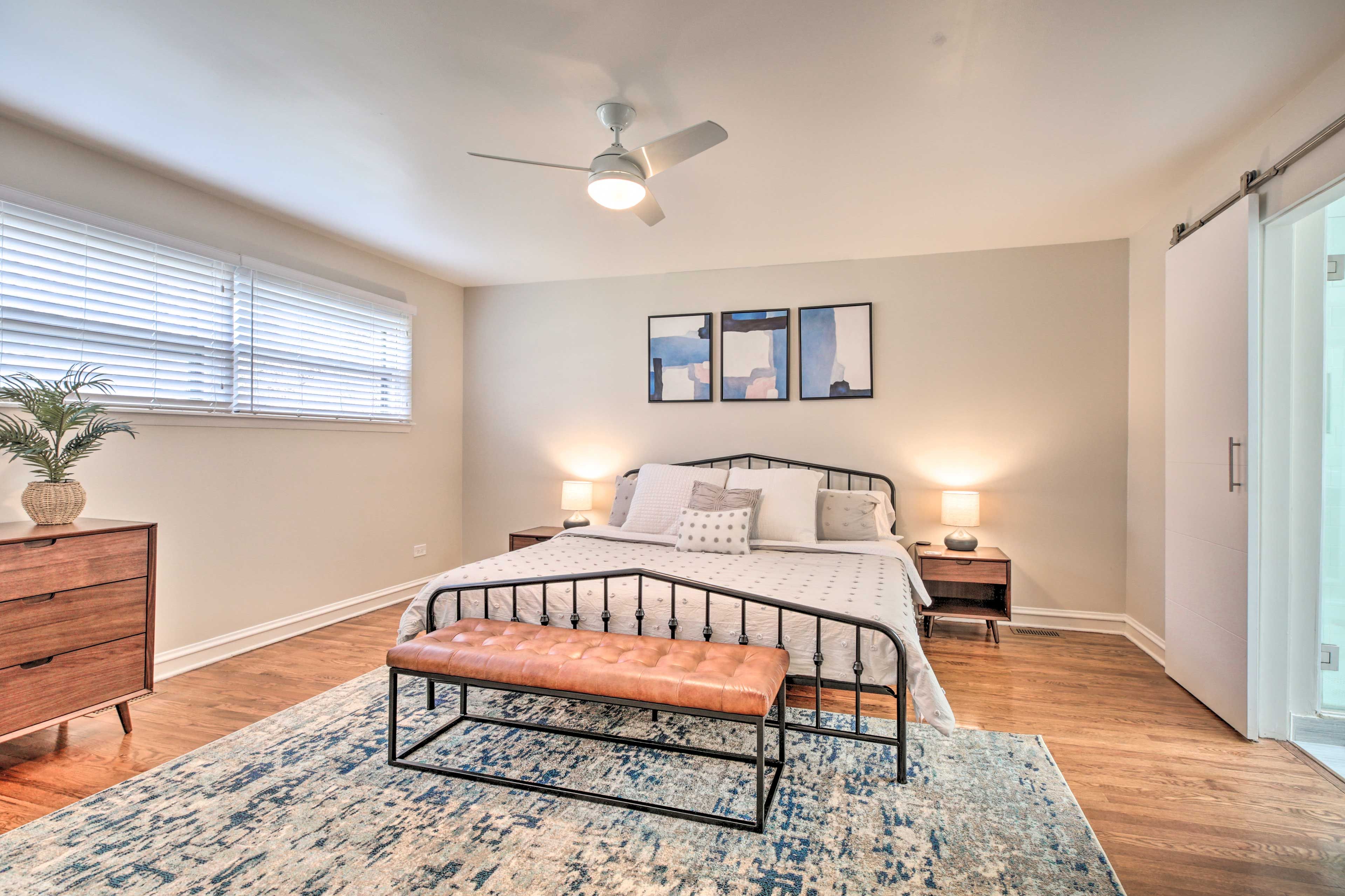 Bedroom 1 | Main Floor | King Bed