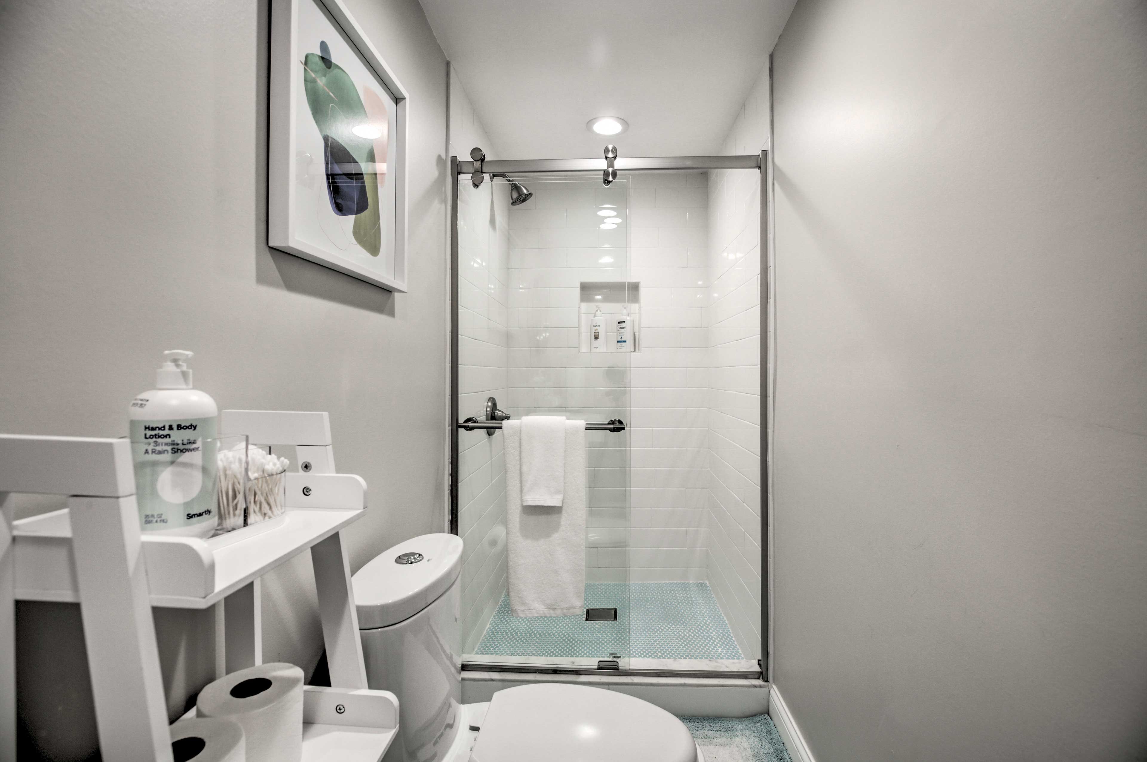 Full Bathroom | Main Floor