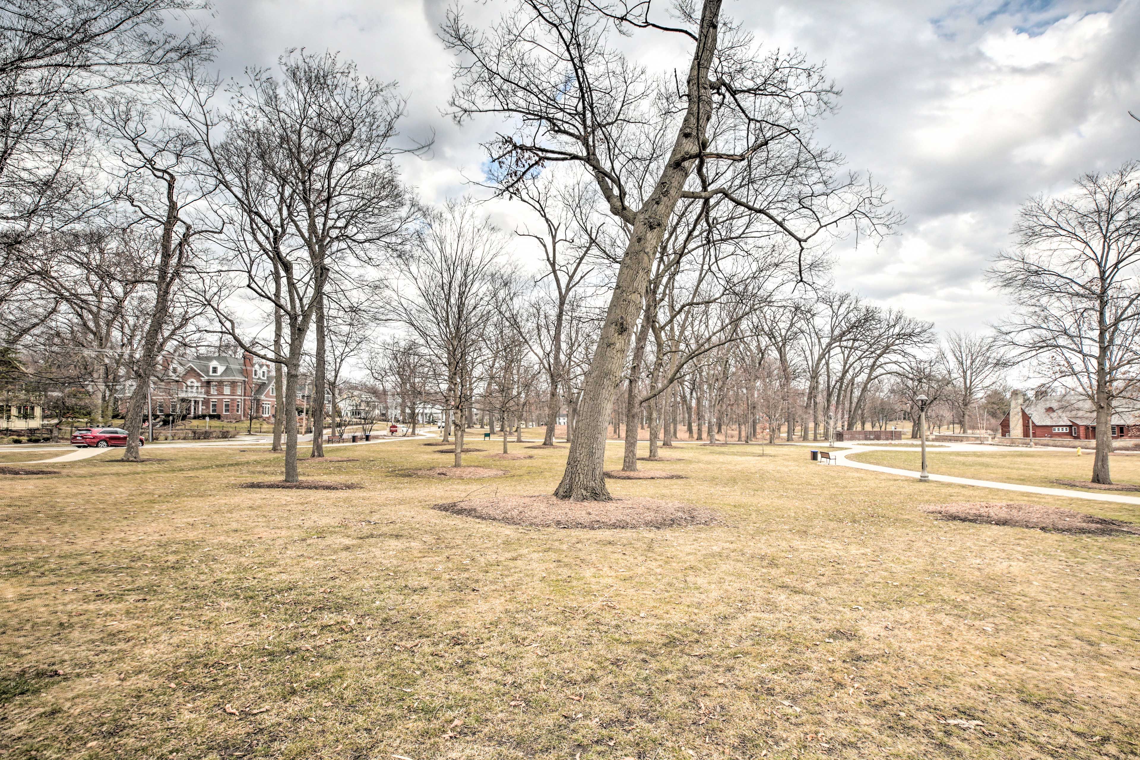 Lake Ellyn Boathouse | Lake Ellyn Park | 0.2 Miles