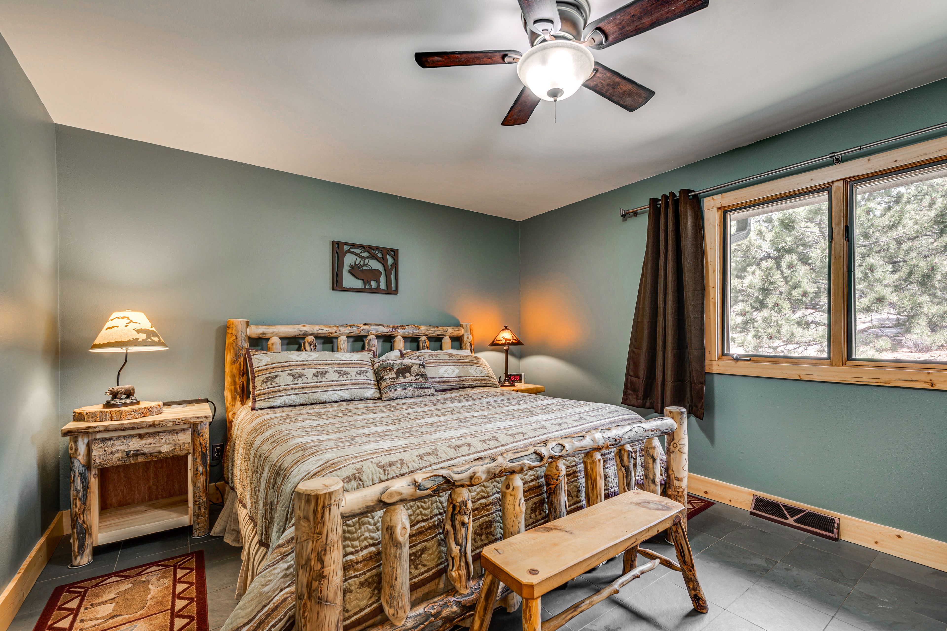 Bedroom 1 | King Bed