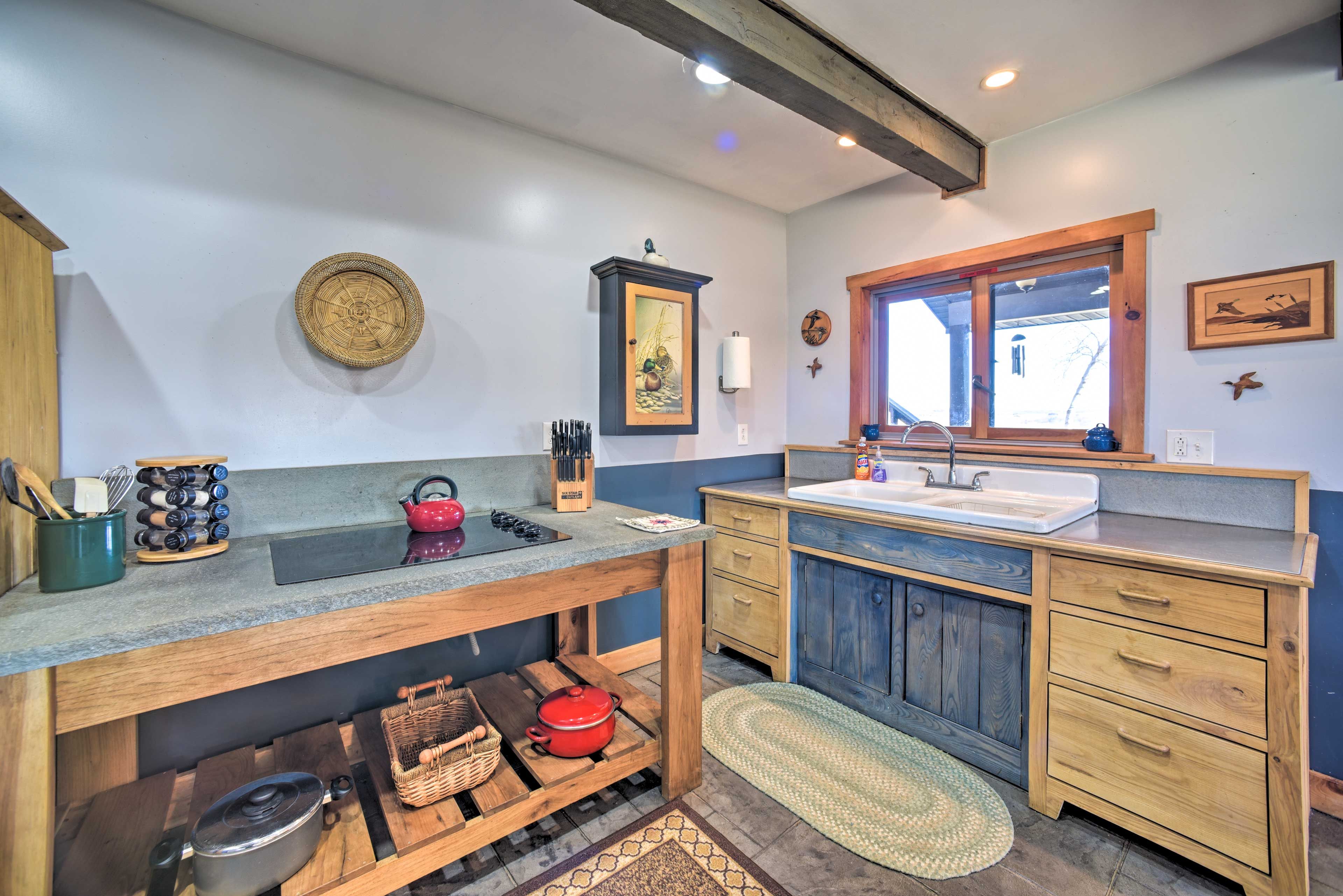 Well-Equipped Kitchen | Drip Coffee Maker | Toaster | Crock-Pot