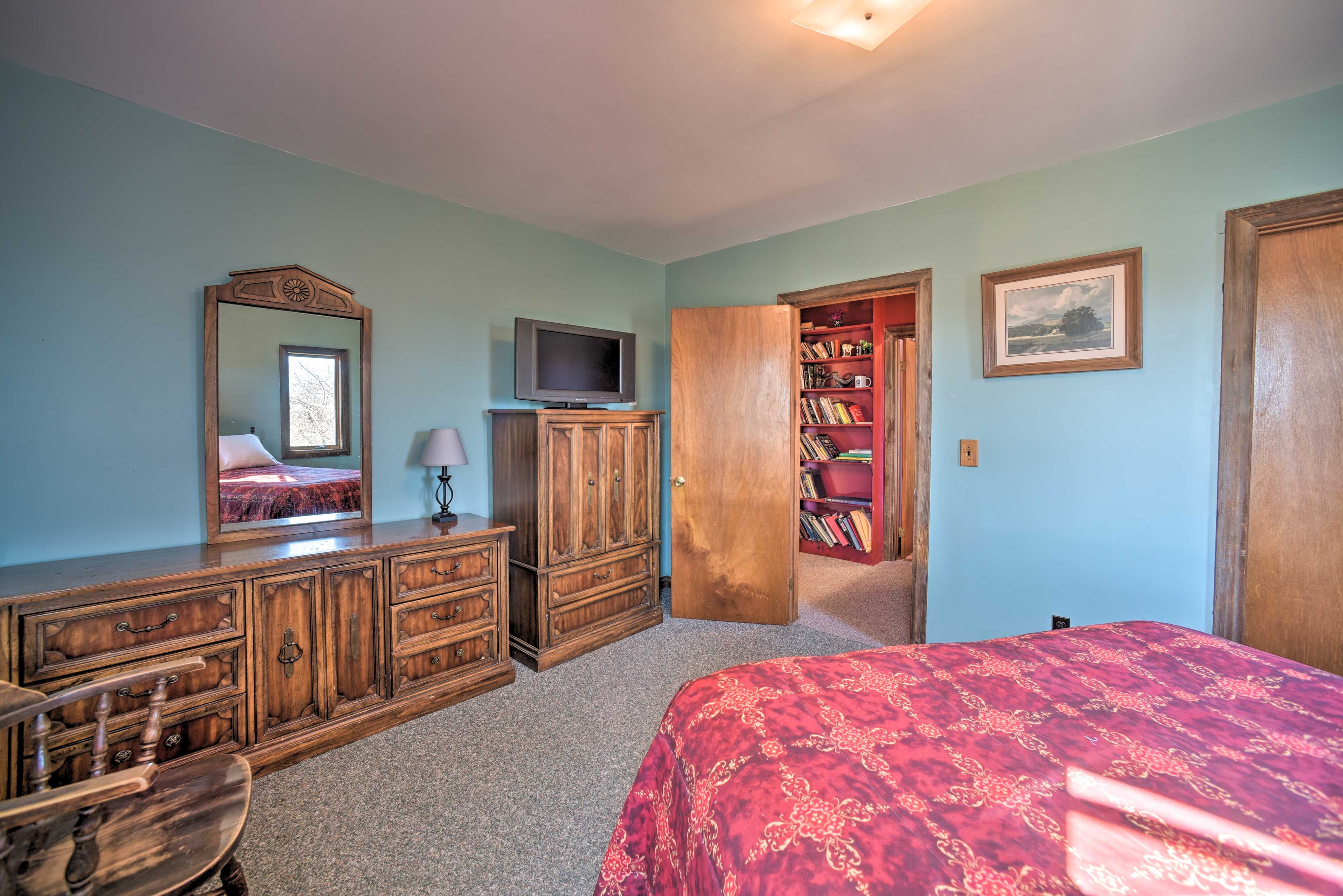 Bedroom 2 | Smart TV