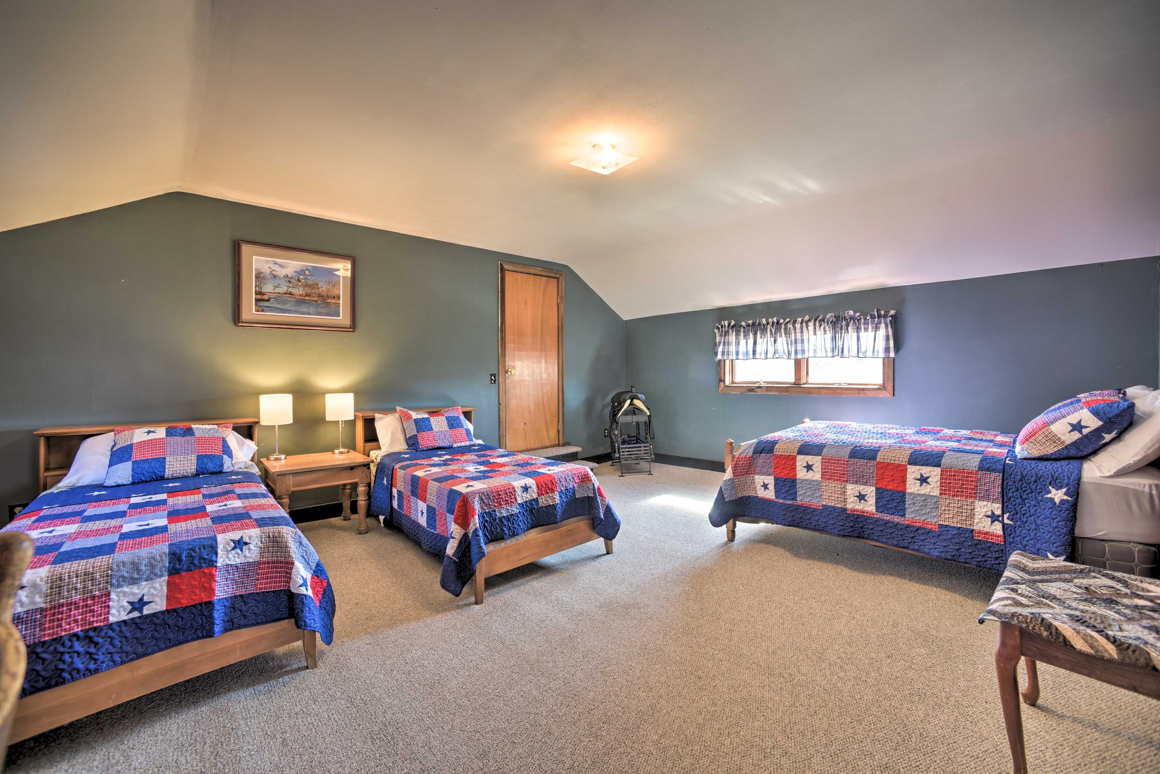 Bedroom 3 | 2 Twin Beds | Full Bed