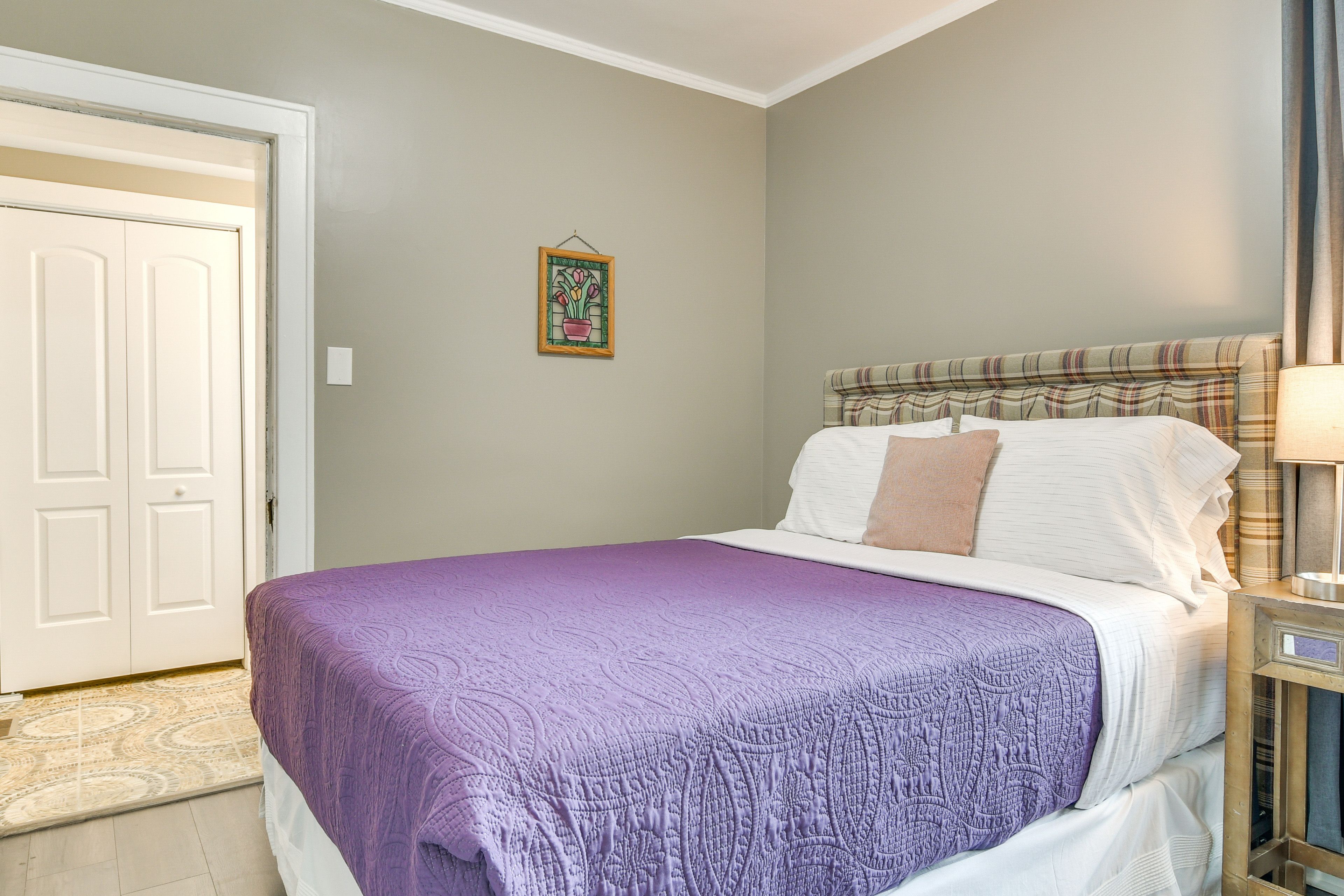 Bedroom 1 | Queen Bed | En-Suite Bathroom