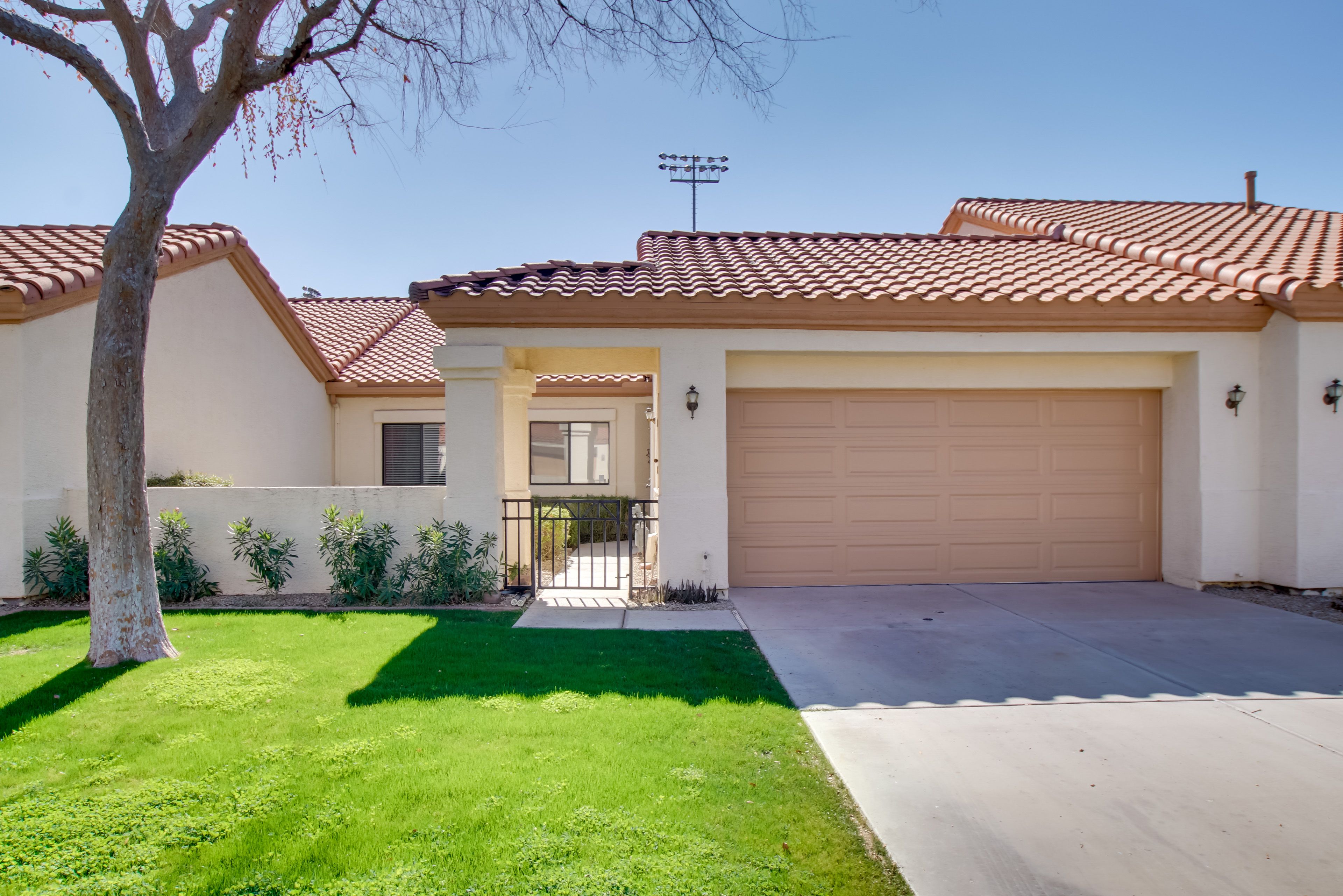 Garage Parking | 2 Vehicles | Driveway Parking | 2 Vehicles