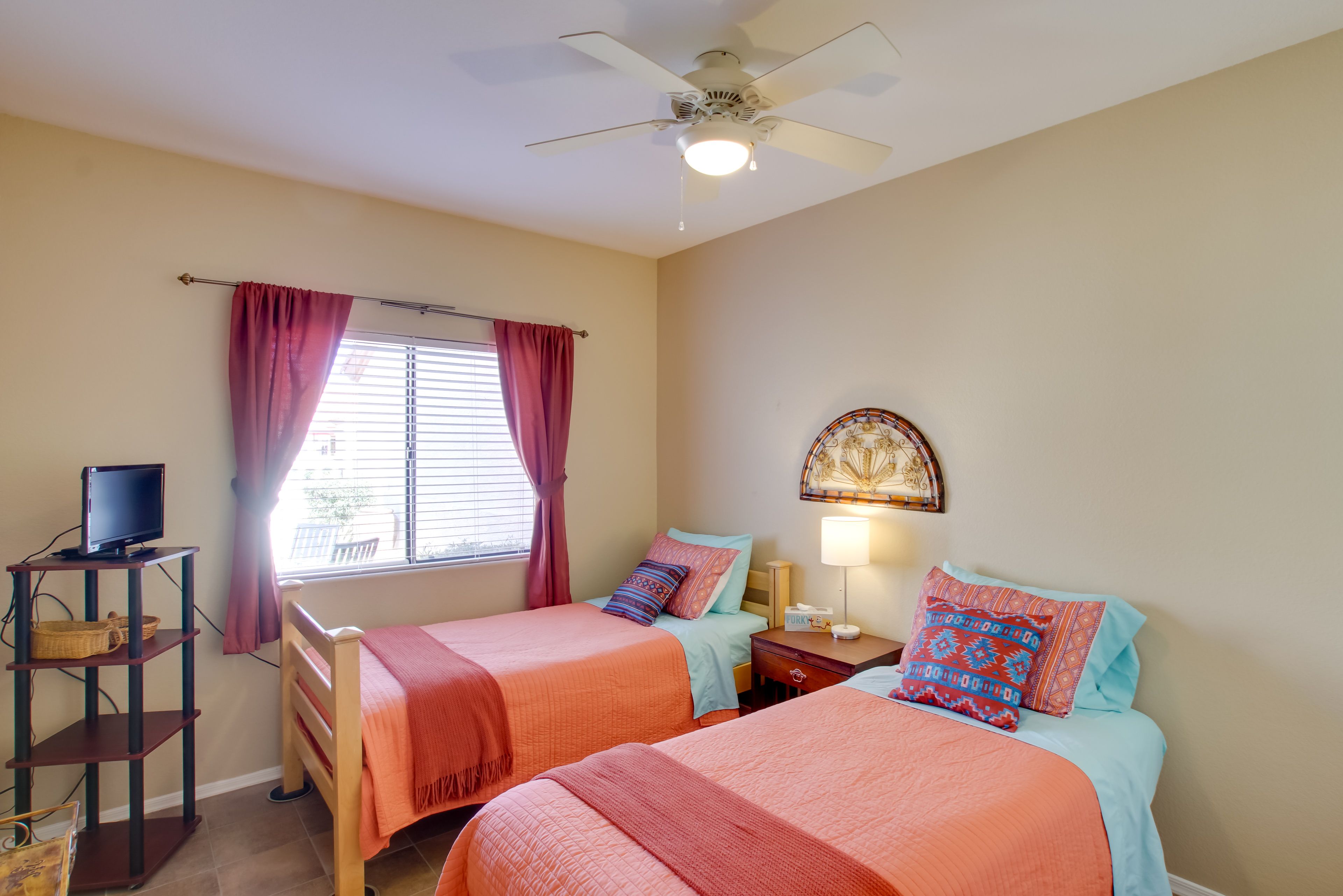 Bedroom 3 | 2 Twin Beds