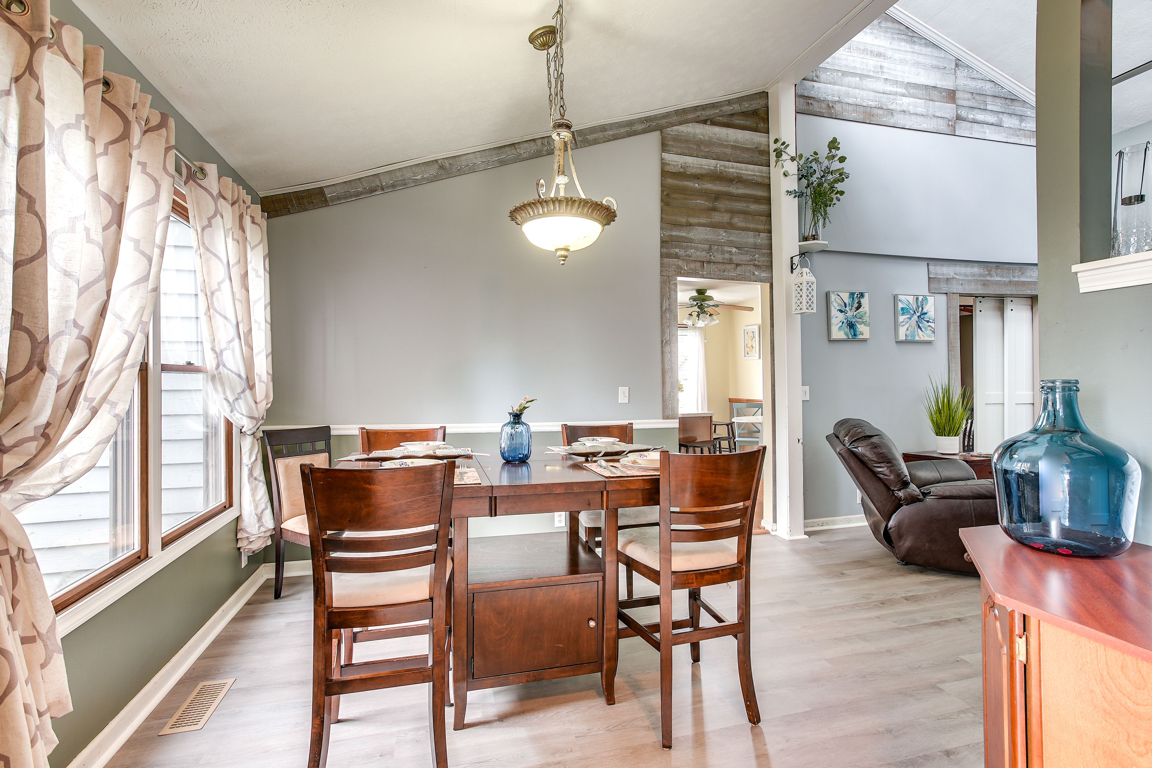 Dining Room | Dishware/Flatware