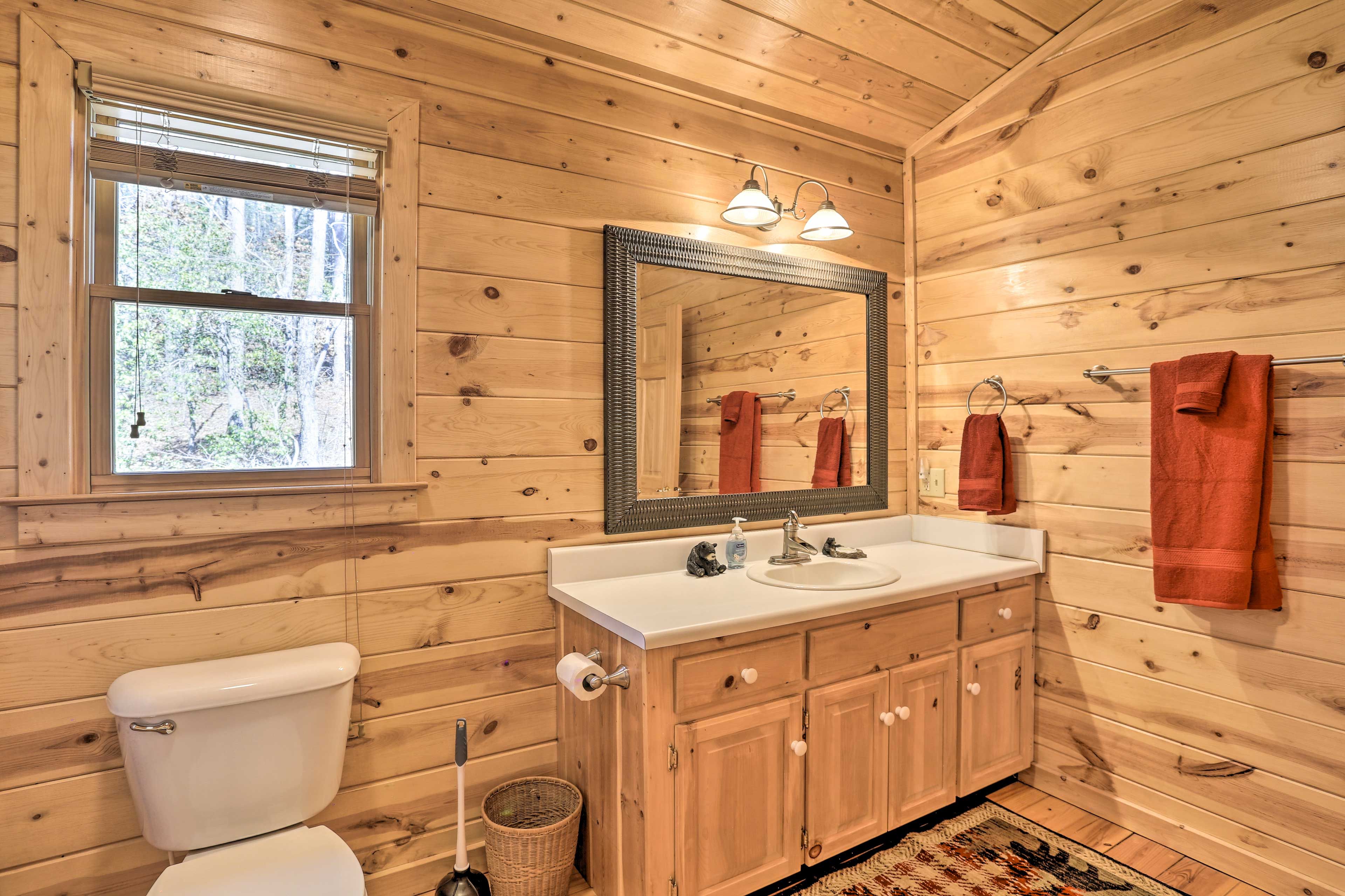 En-Suite Bathroom | Complimentary Toiletries
