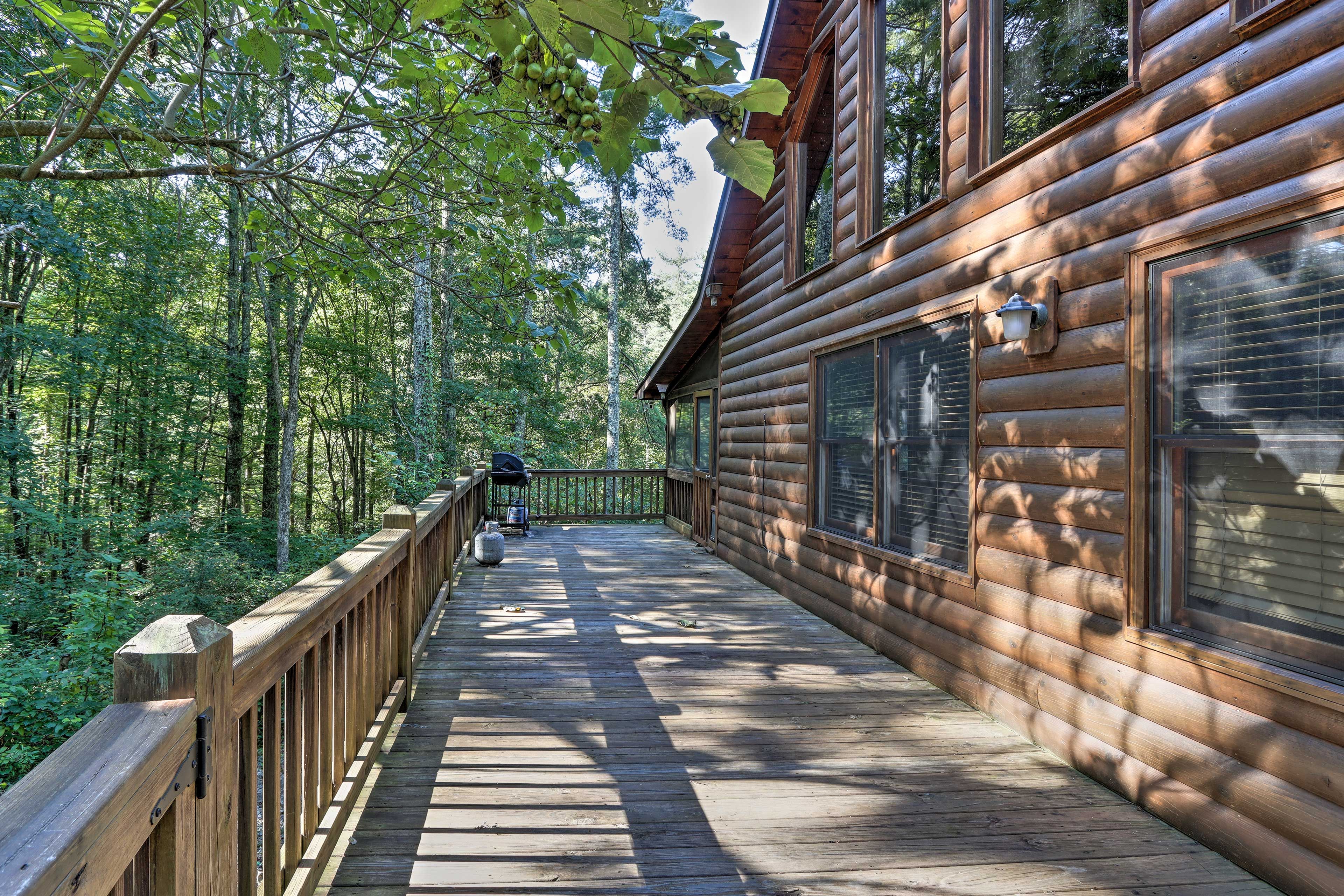 Deck | Main Floor | Gas Grill