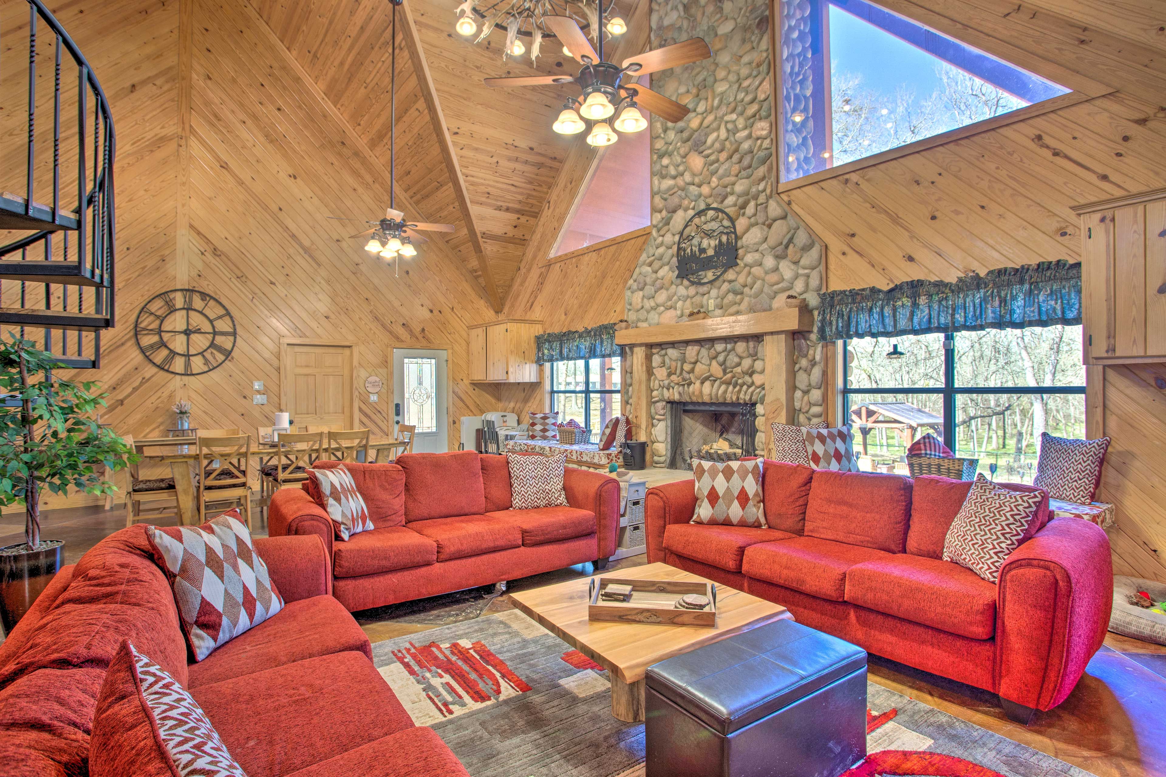 Groesbeck Vacation Rental | 3BR | 2BA | 2 Stories | 2,700 Sq Ft