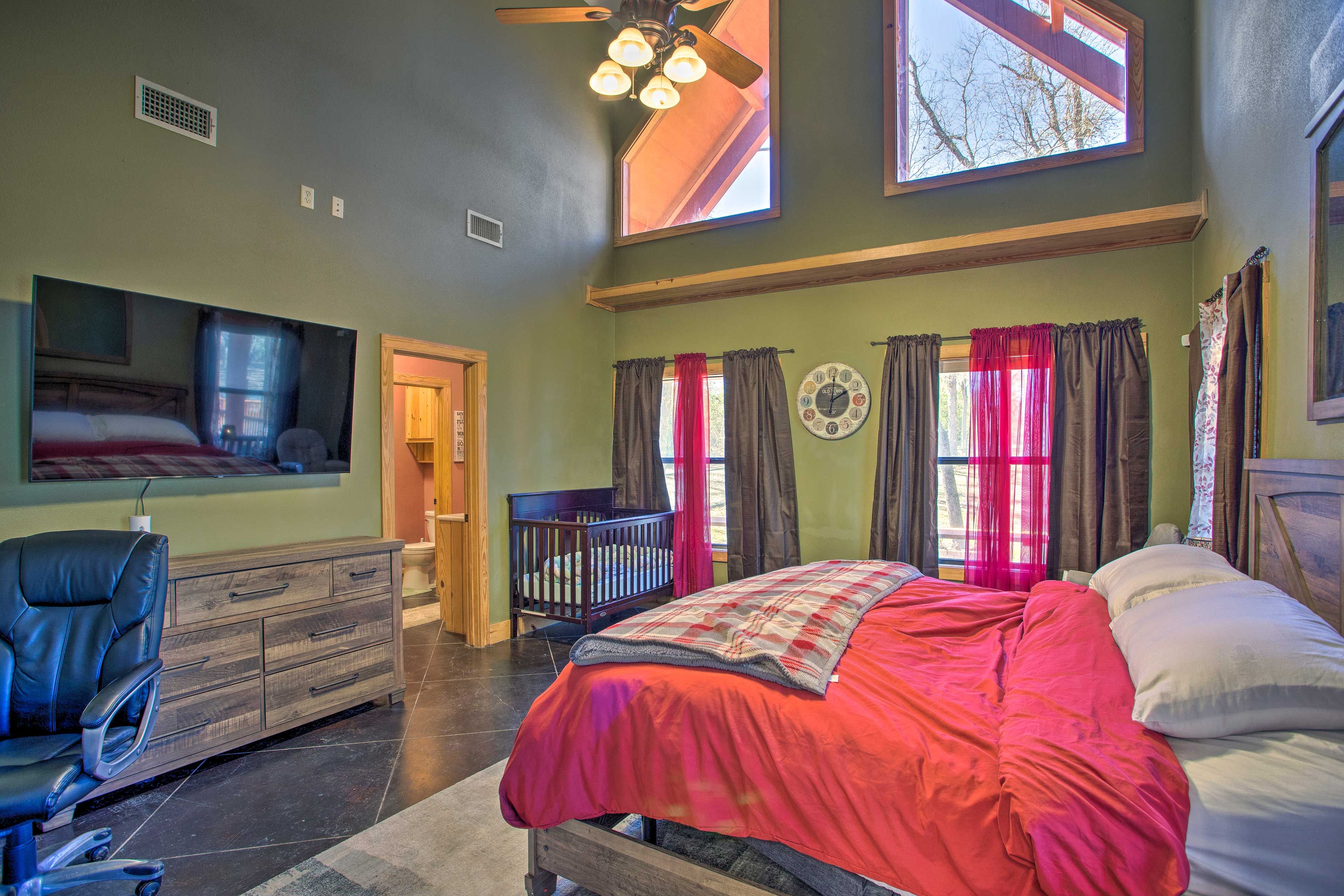 Bedroom 1 | 1st Floor | King Bed | Crib Available