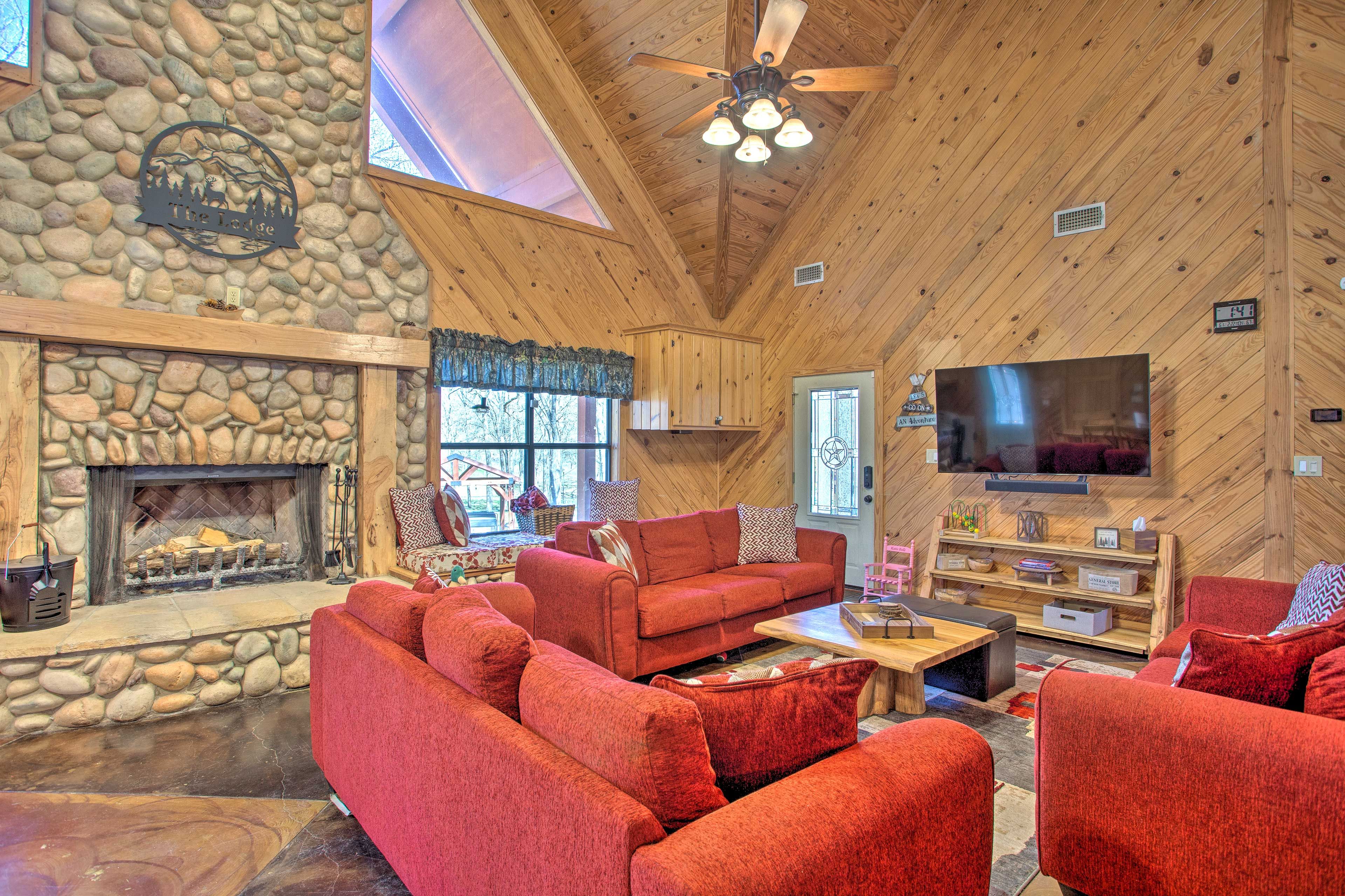 Living Room | 1st Floor | Sleeper Sofa | Smart TV