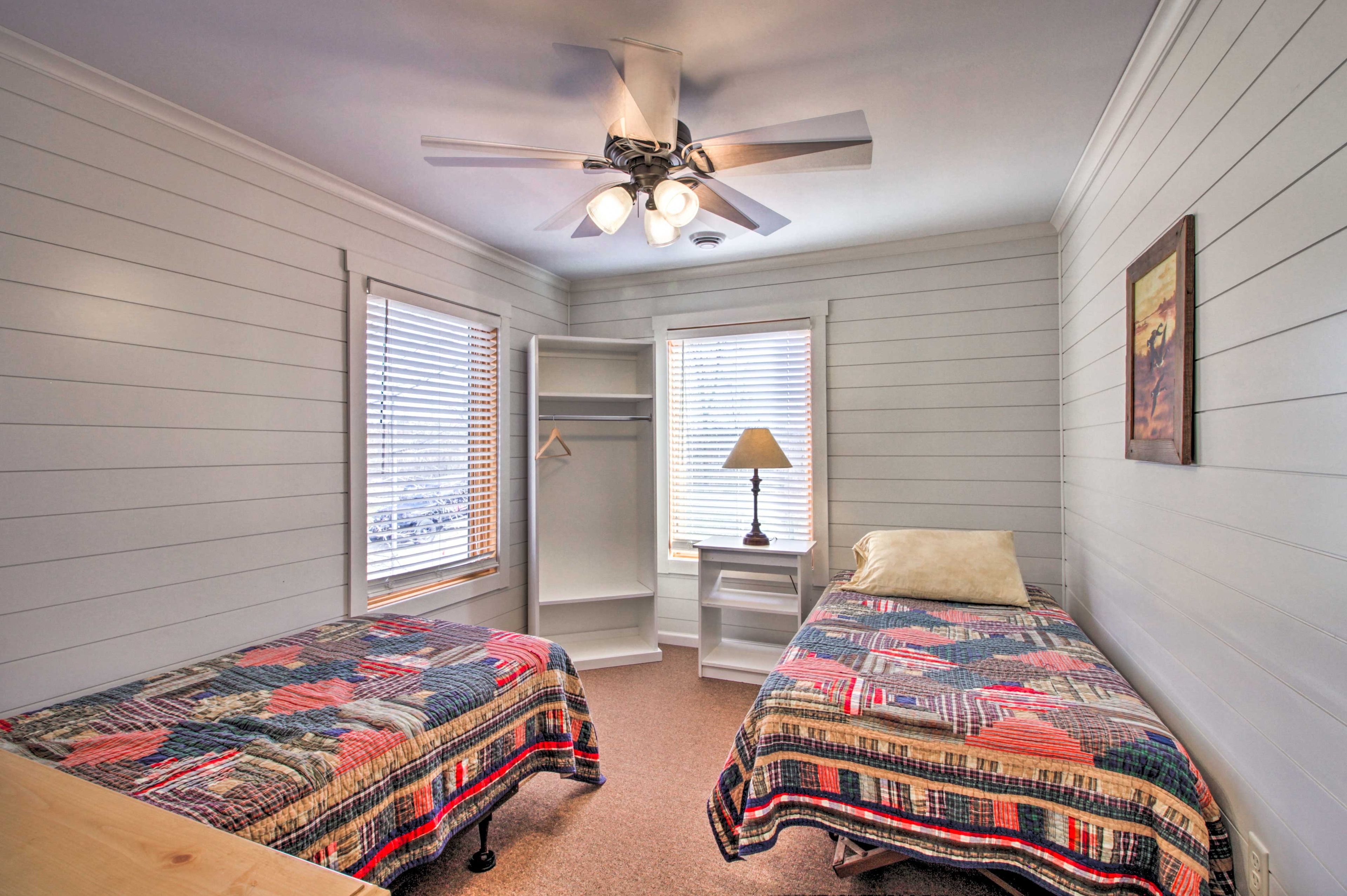 Bedroom 4 | 2 Twin Beds