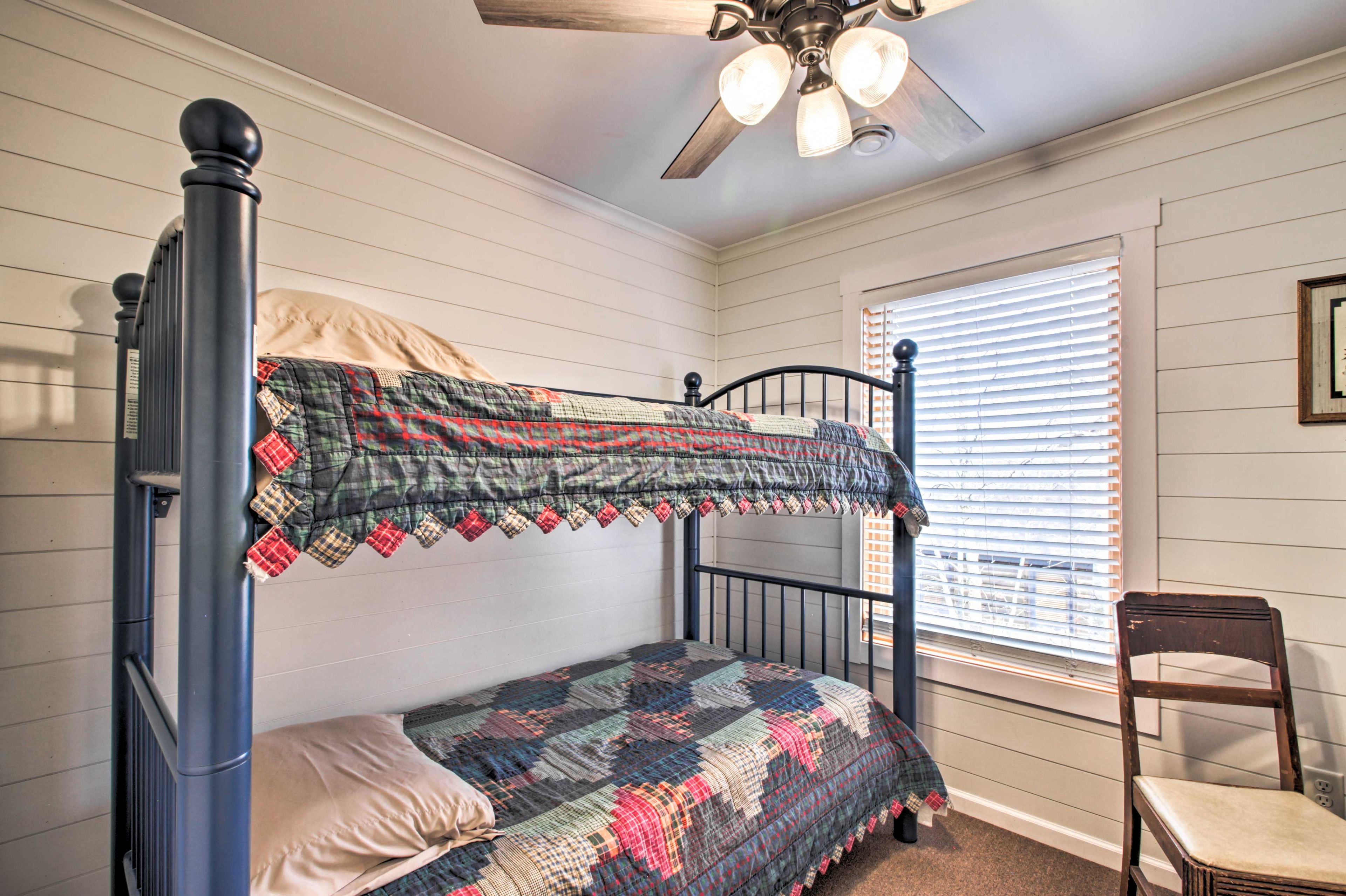 Bedroom 2 | Twin Bunk Beds | Laptop Workspace