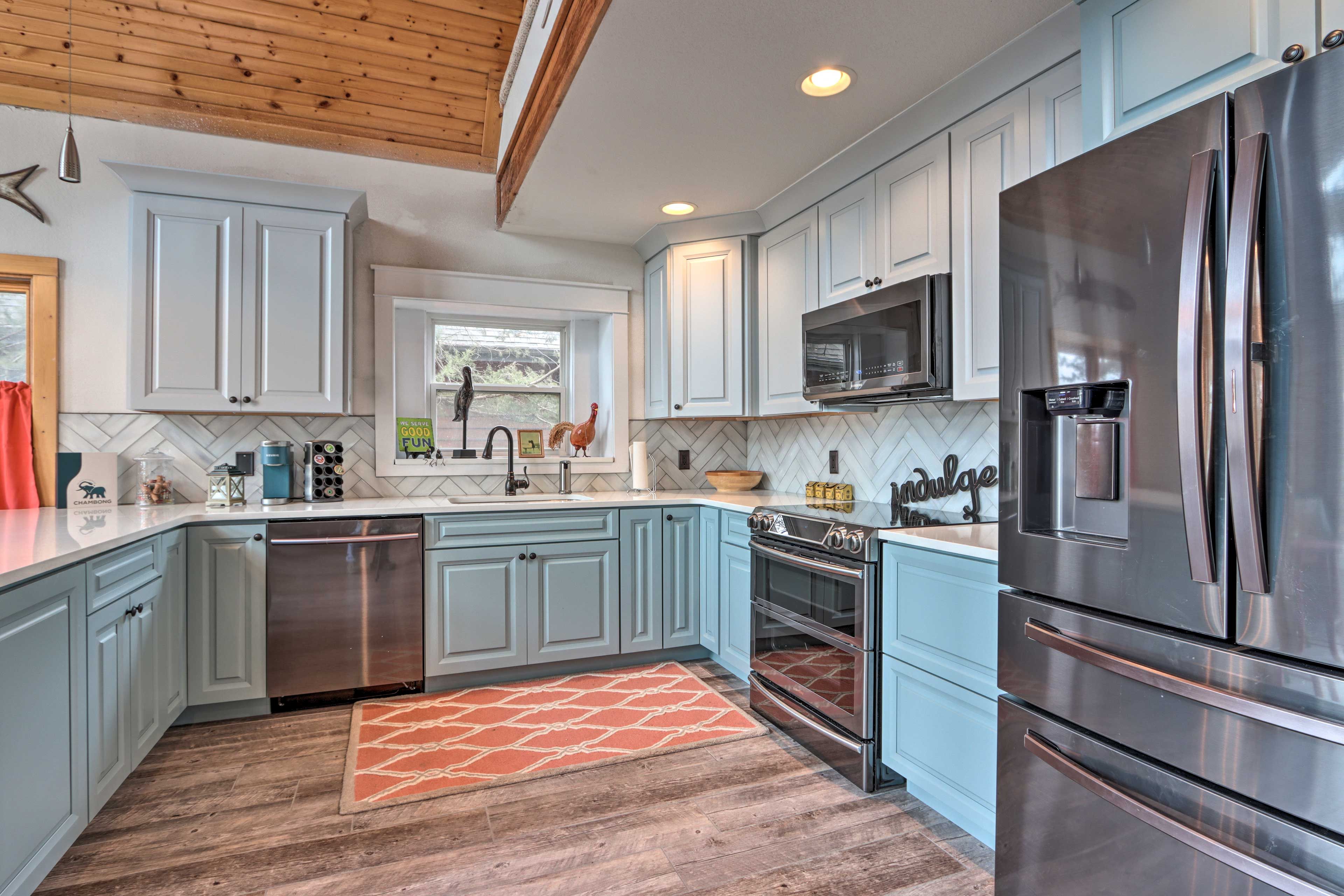 Kitchen | Dishware/Flatware