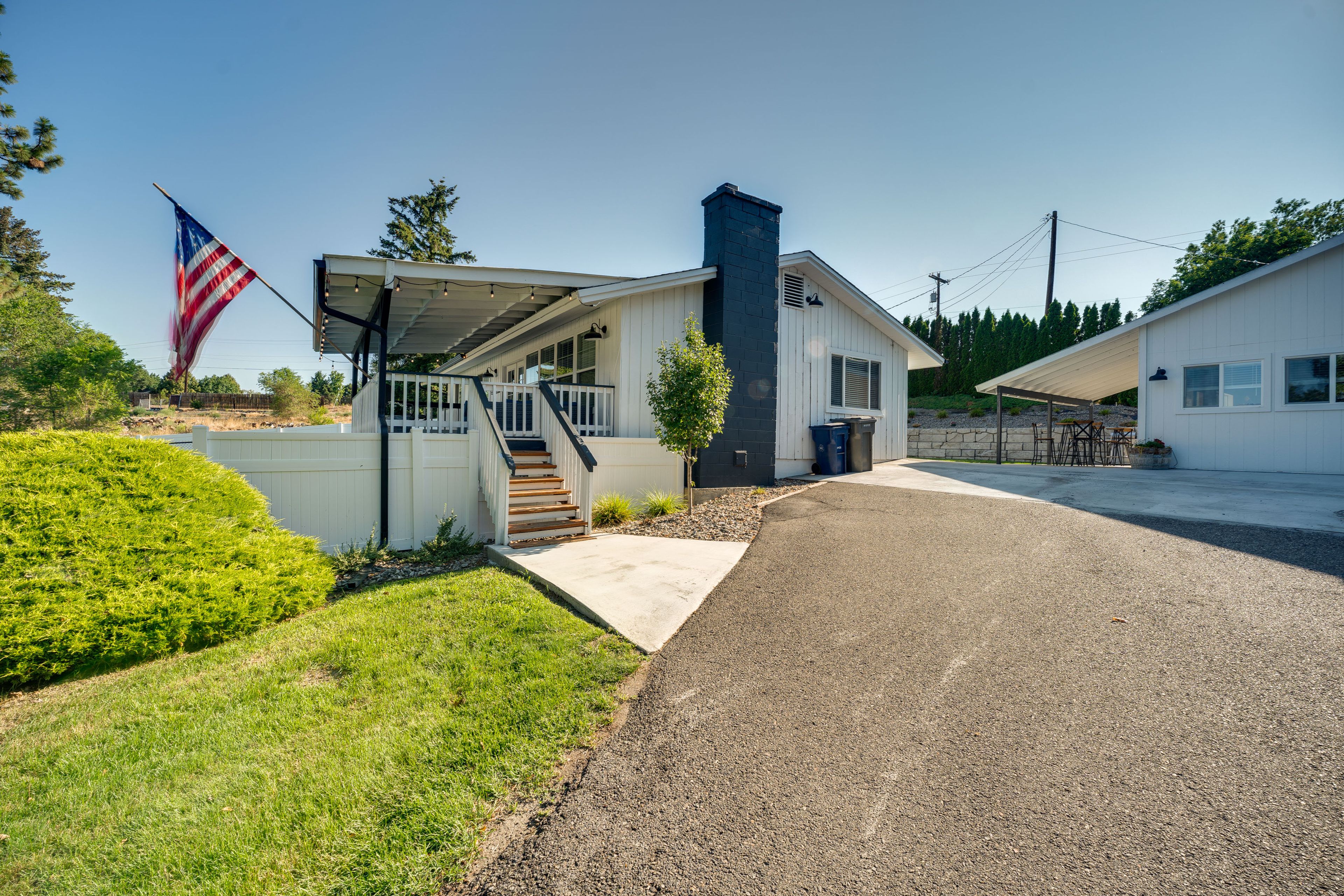 Parking | Driveway (4 Vehicles)