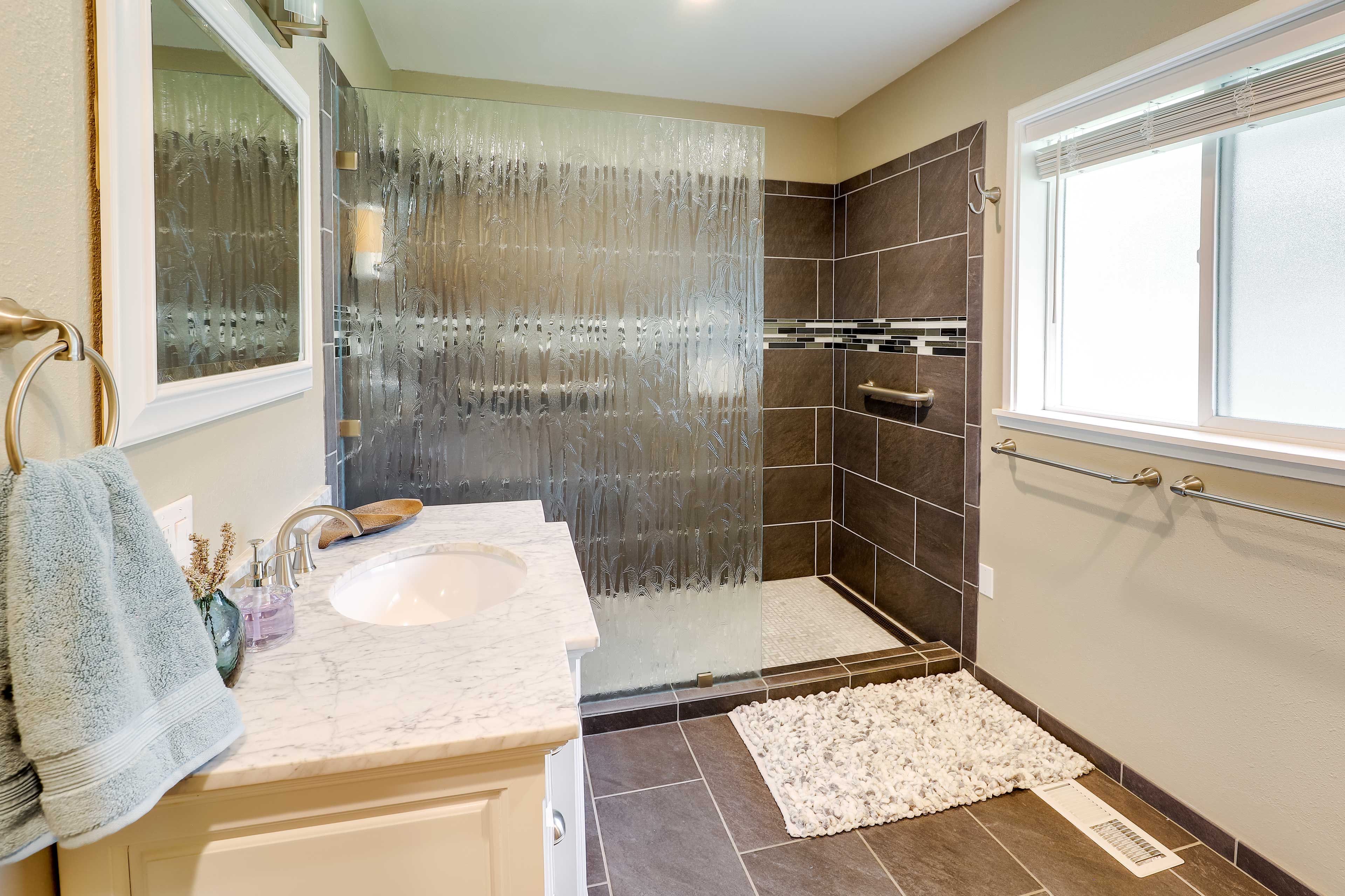 Bathroom | Towels Provided