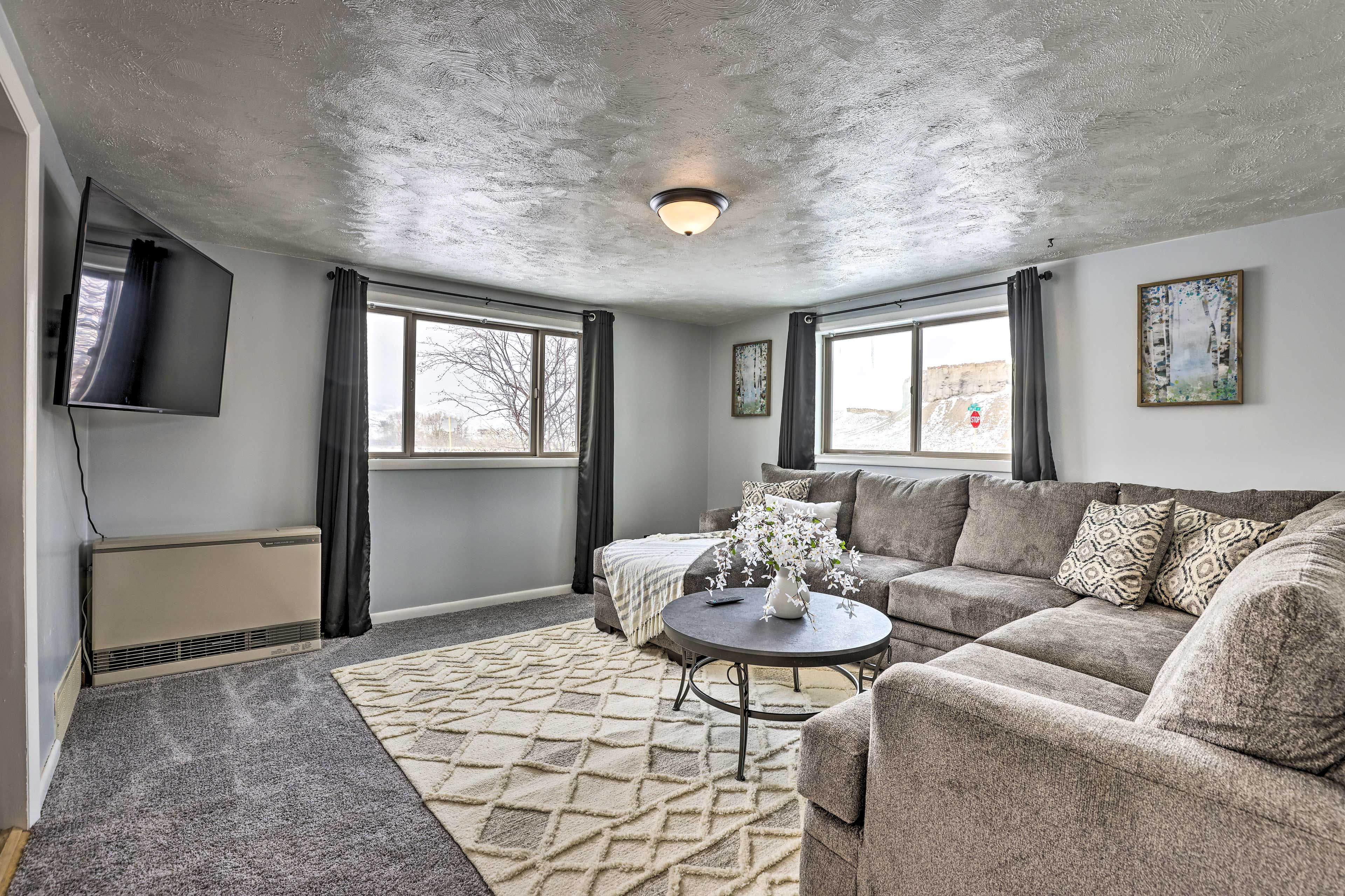 Living Area | Smart TV | Free WiFi