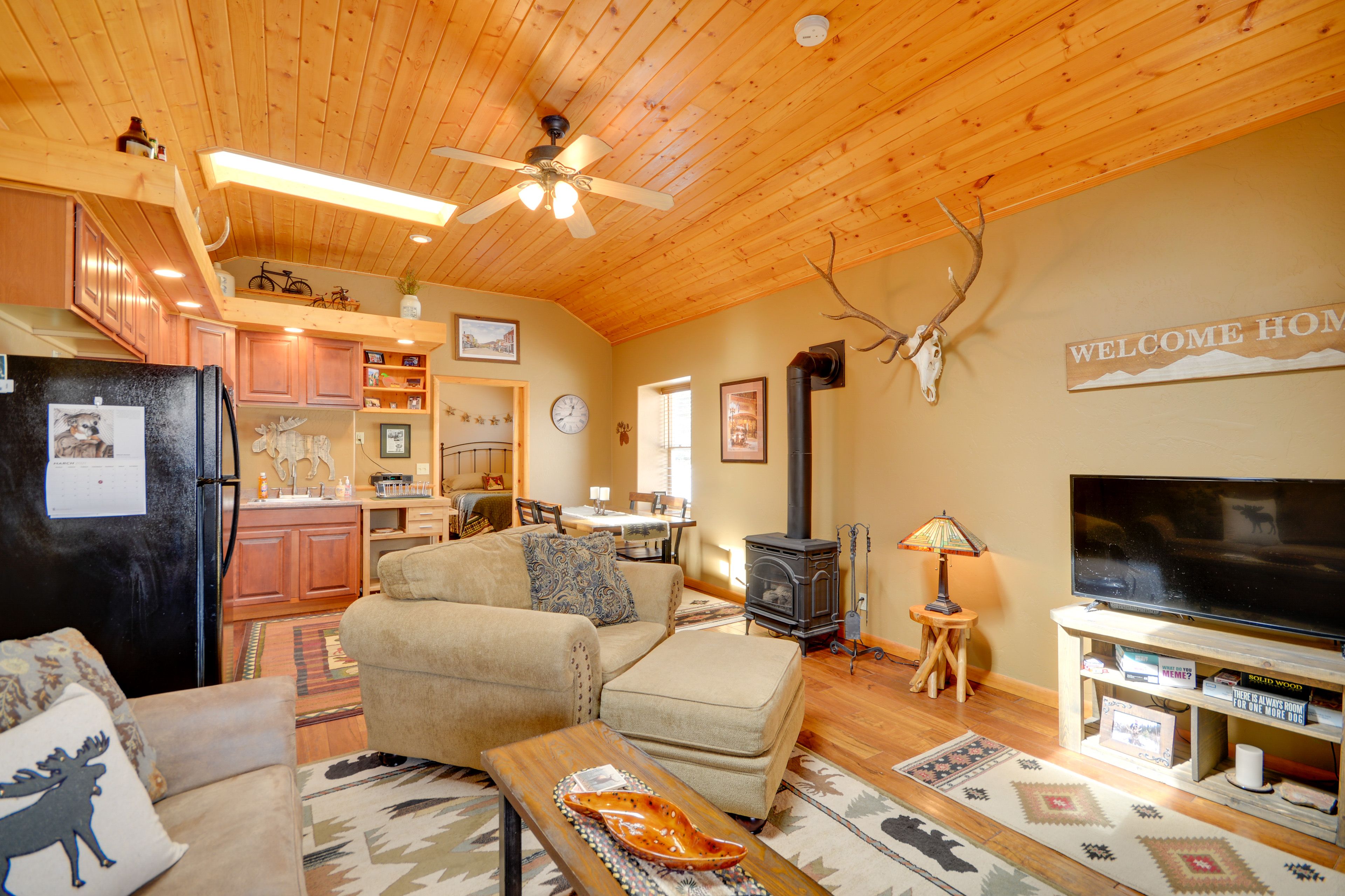 Interior | Open Floor Plan | Free WiFi