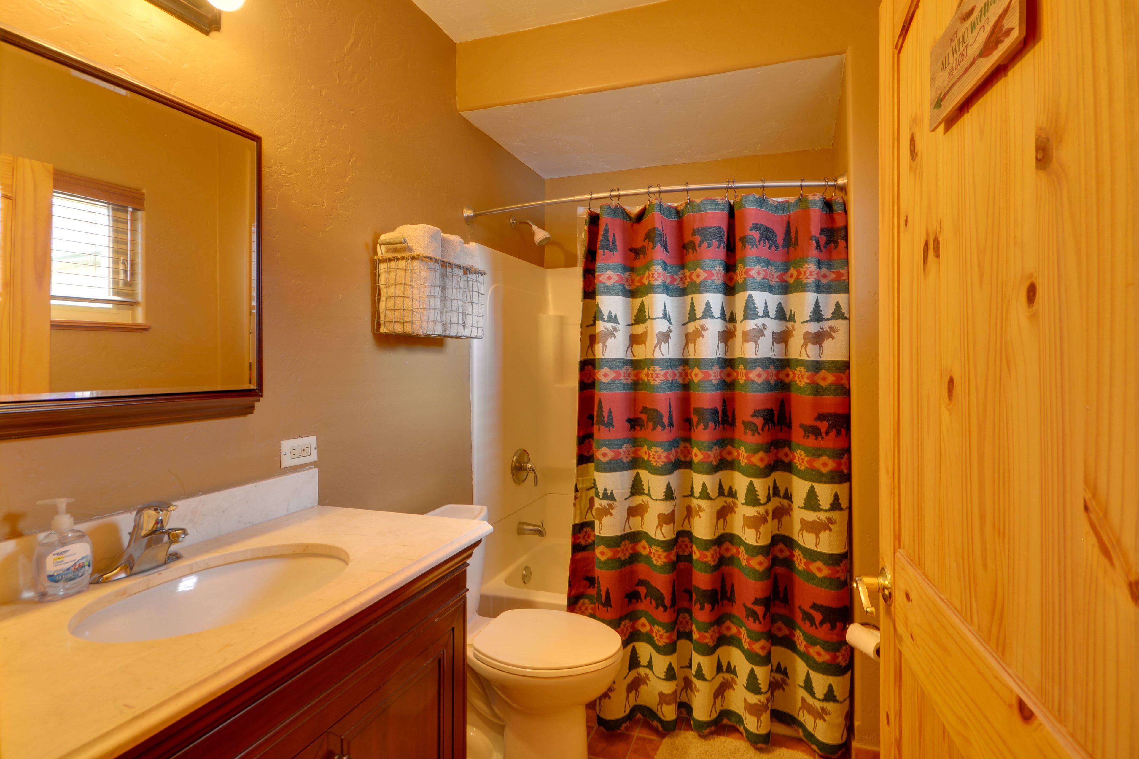 En-Suite Bathroom | Complimentary Toiletries | Hair Dryer