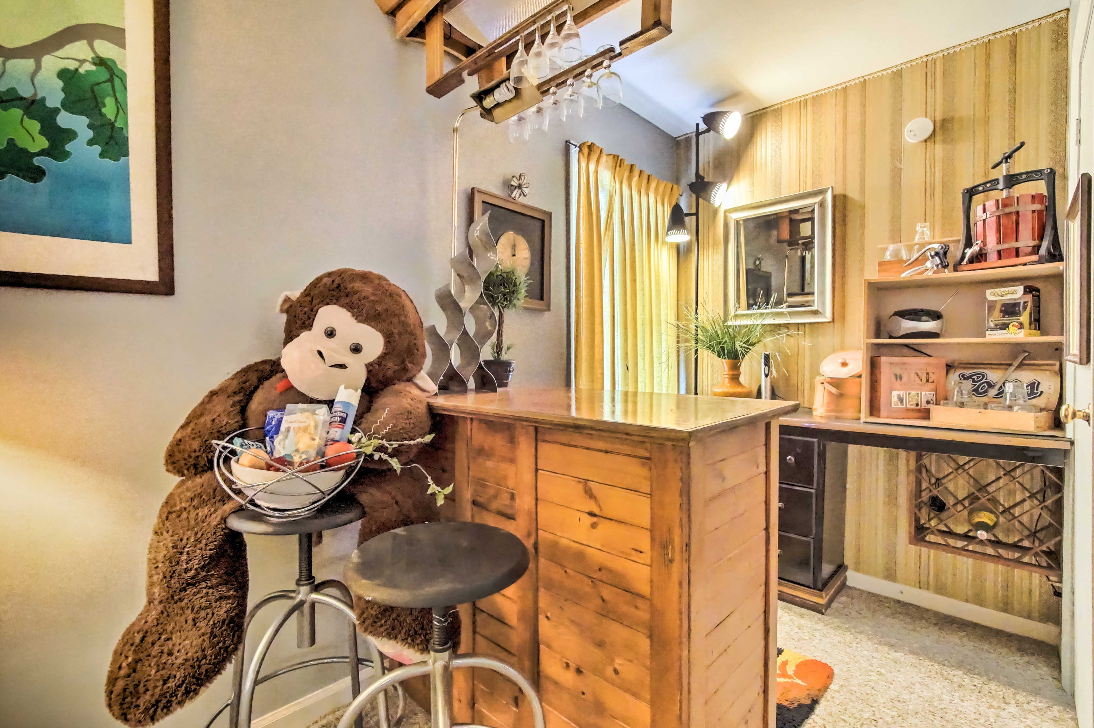 Wet Bar | Complimentary Snacks