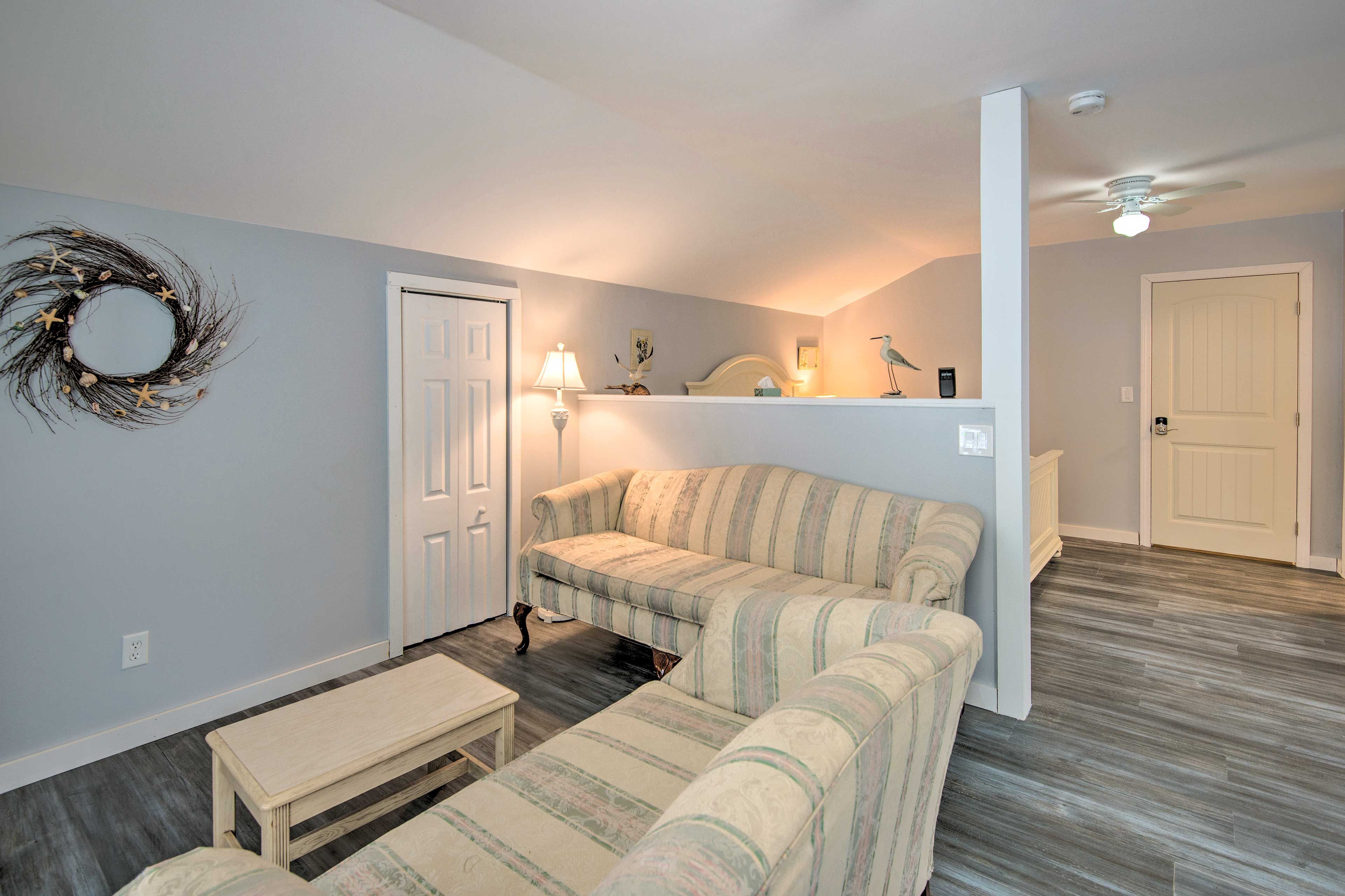 Studio | Sitting Area | Air Mattress Available