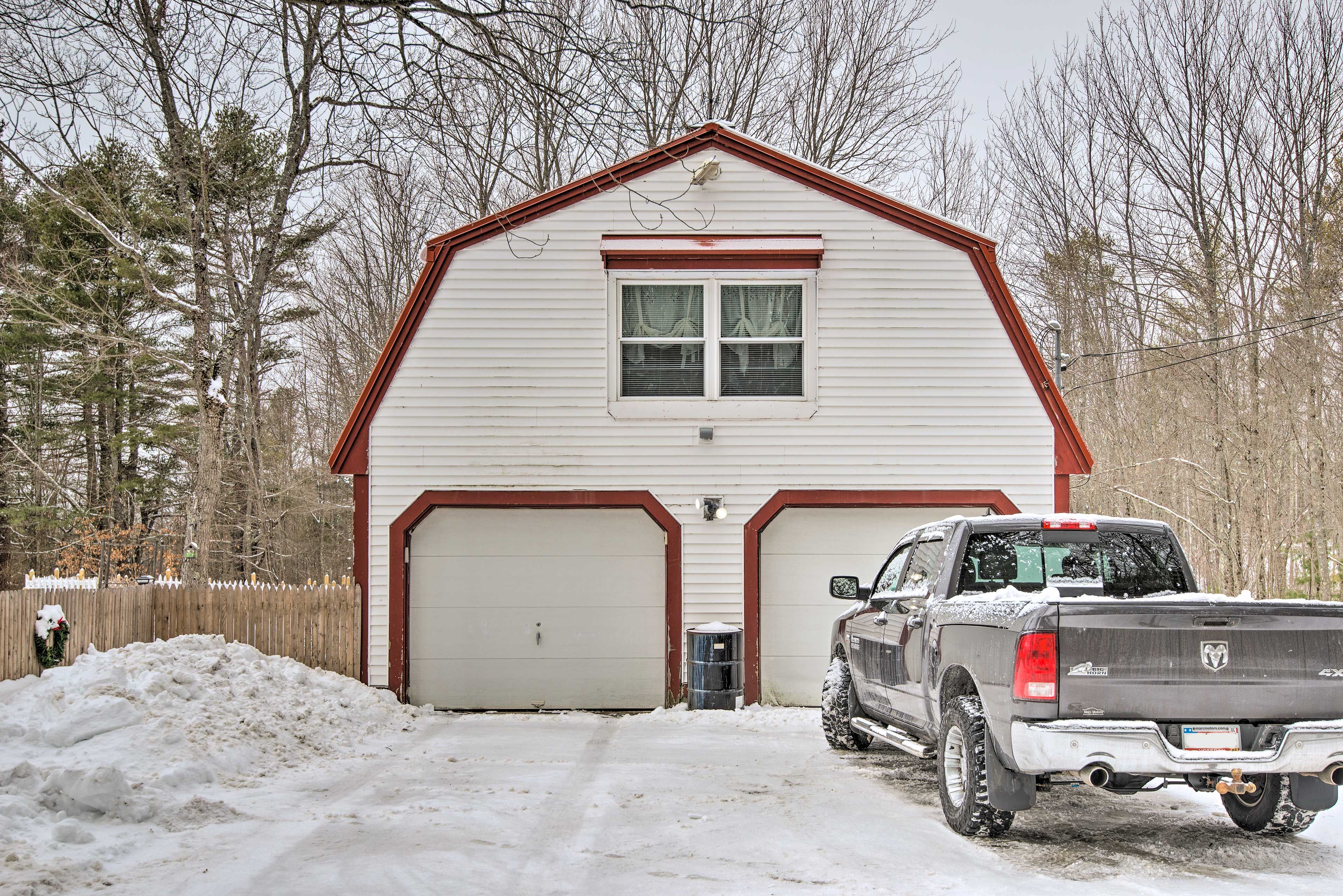 Parking | Driveway (4 Vehicles)