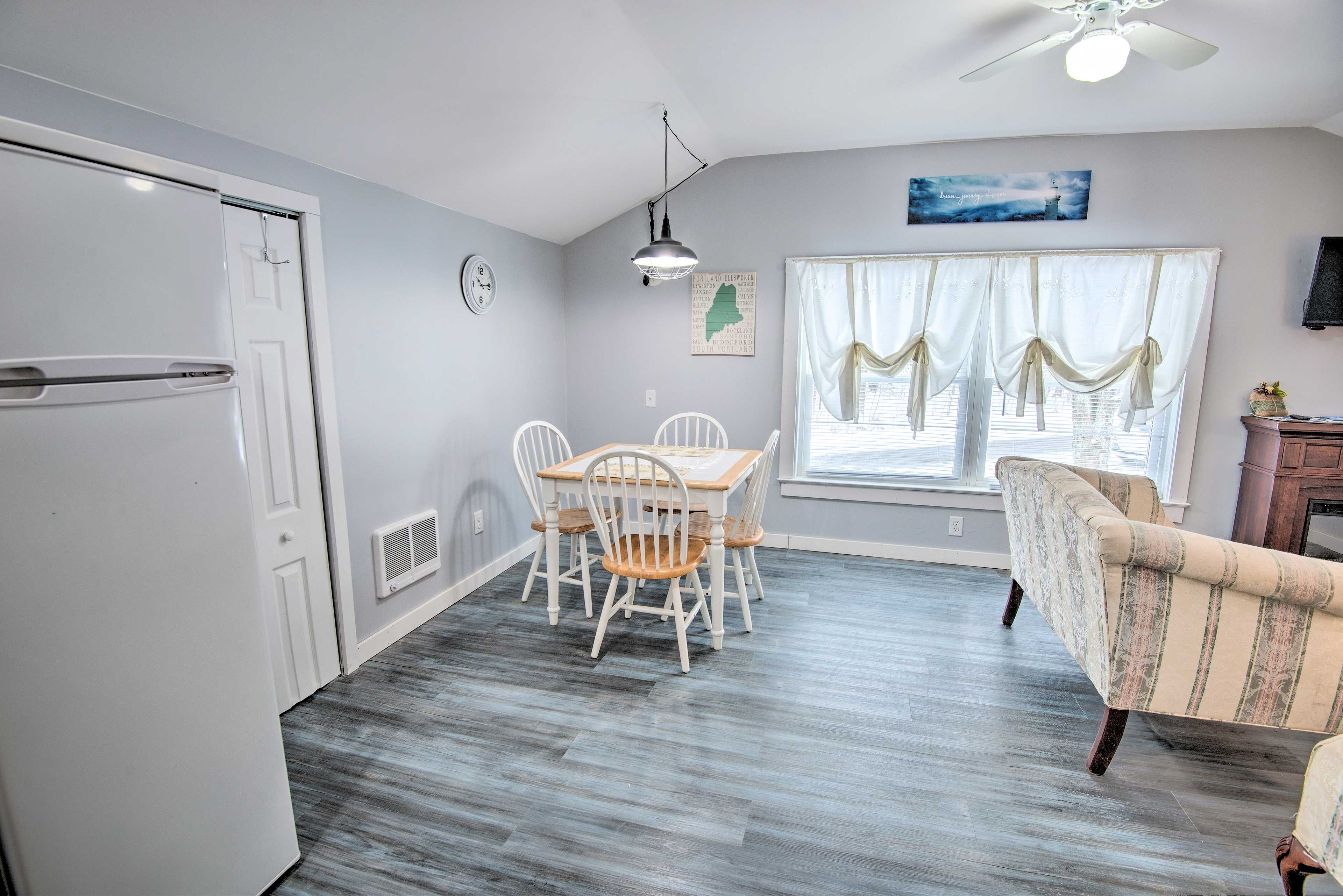 Studio | Dining Area