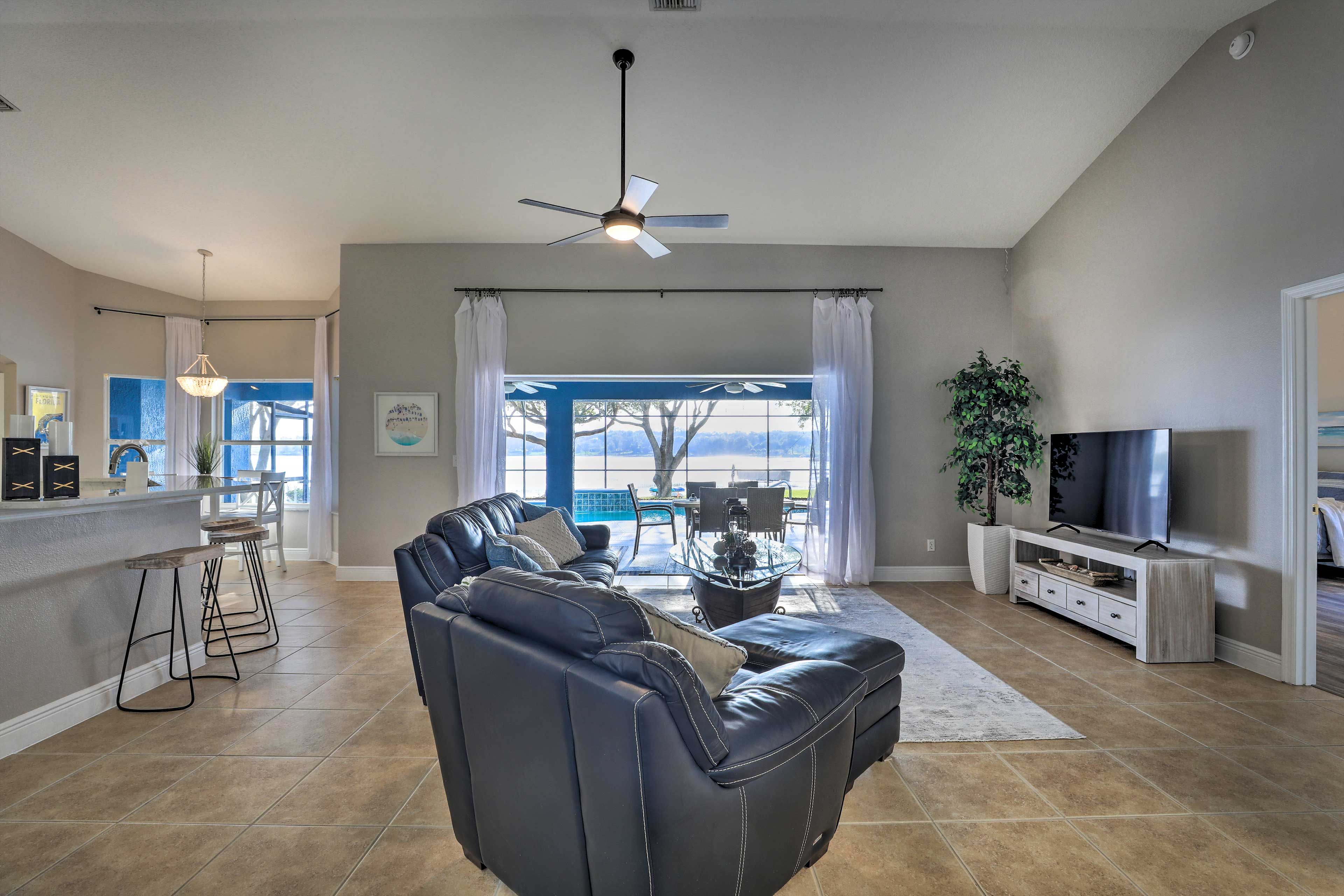 Living Room | Smart TV w/ Roku For Streaming