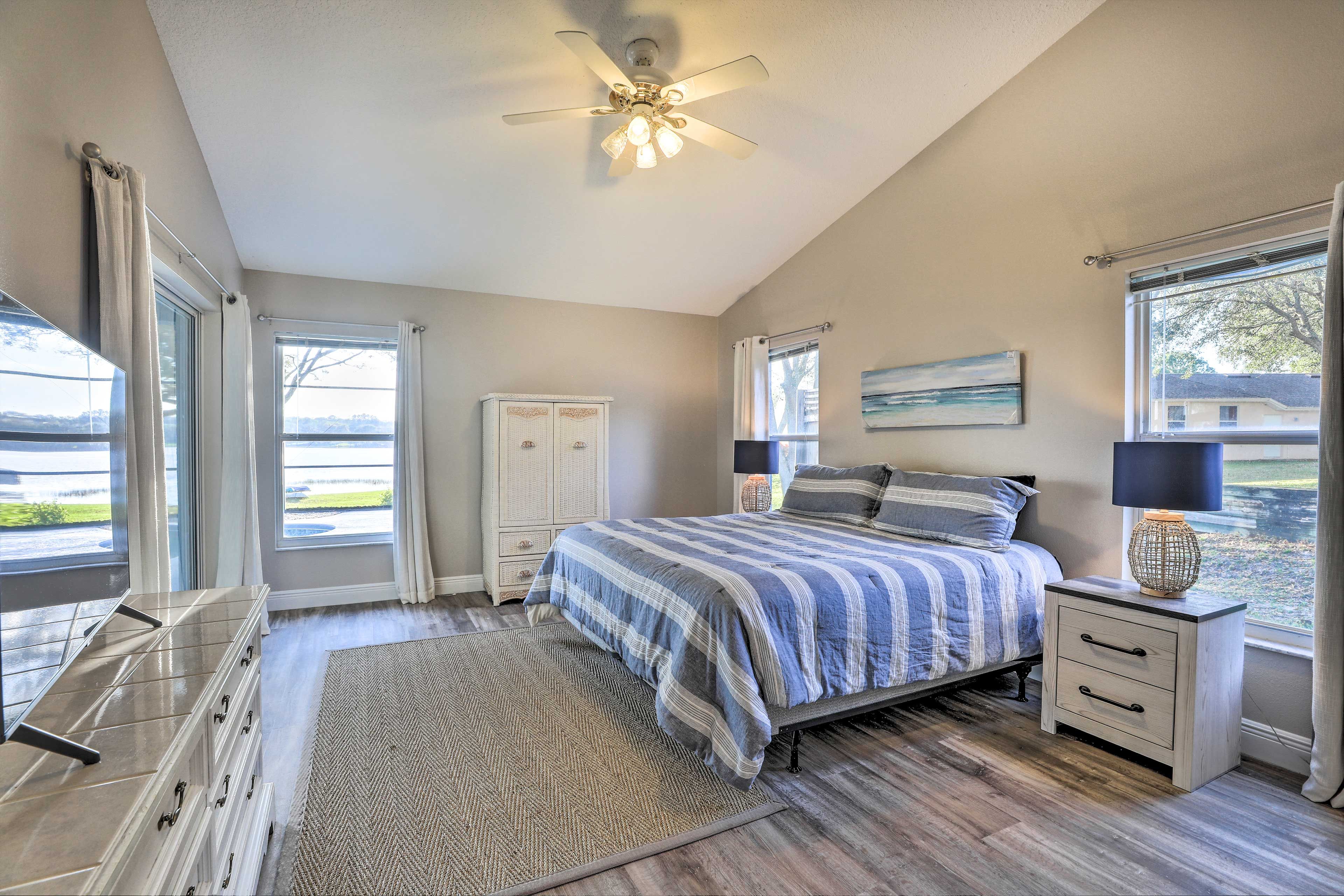 Bedroom 1 | King Bed