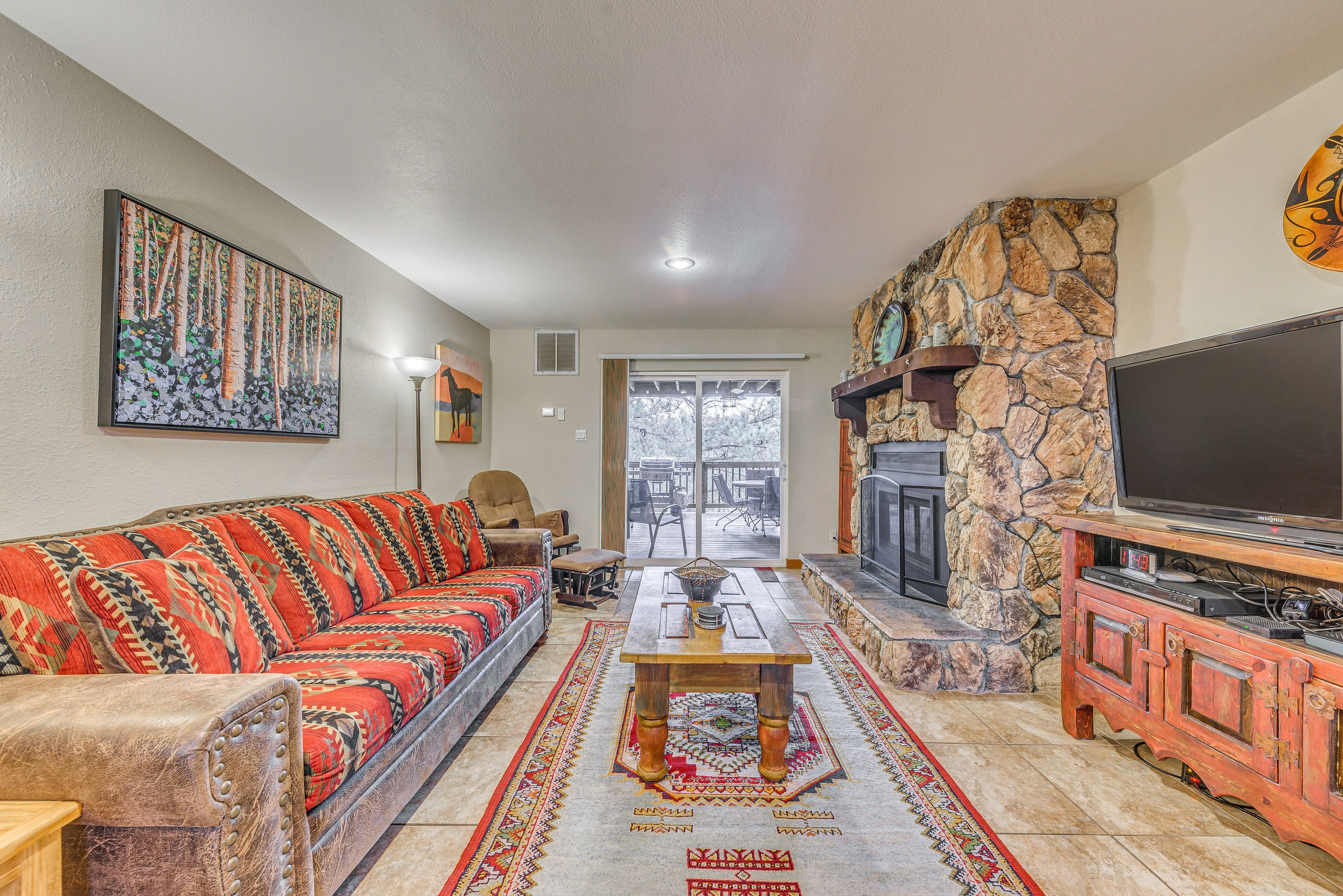 Living Area | Smart TV