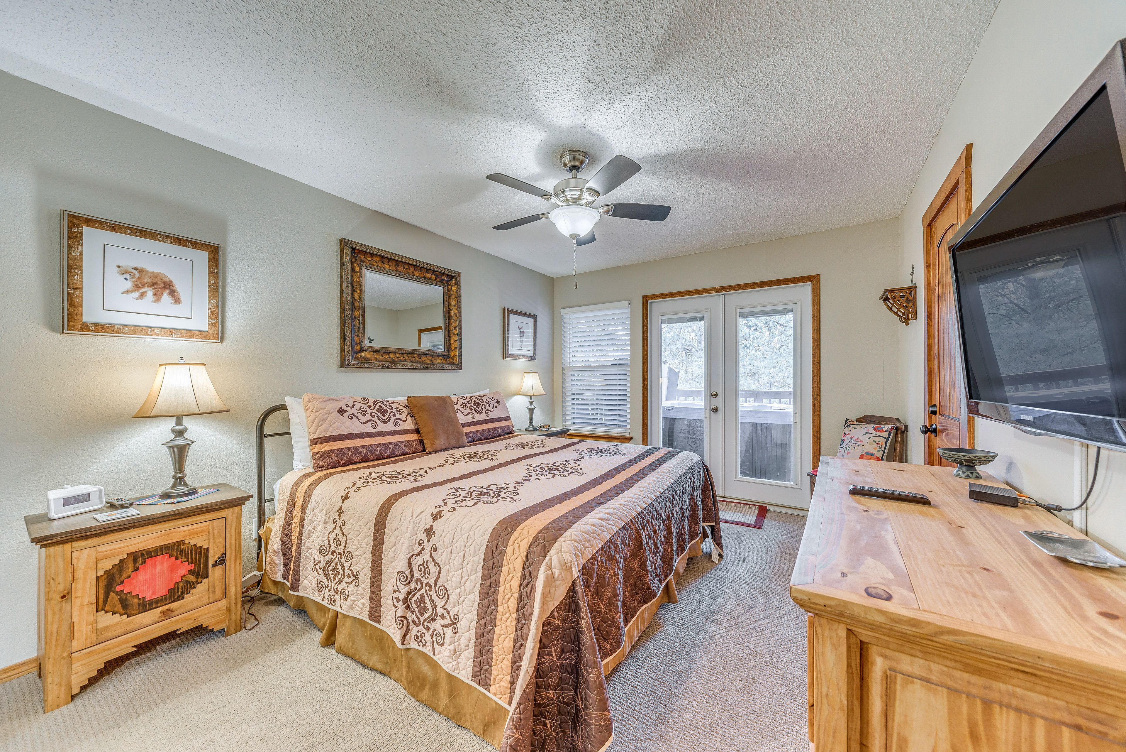 Bedroom 1 | King Bed | Main Level | Linens Provided